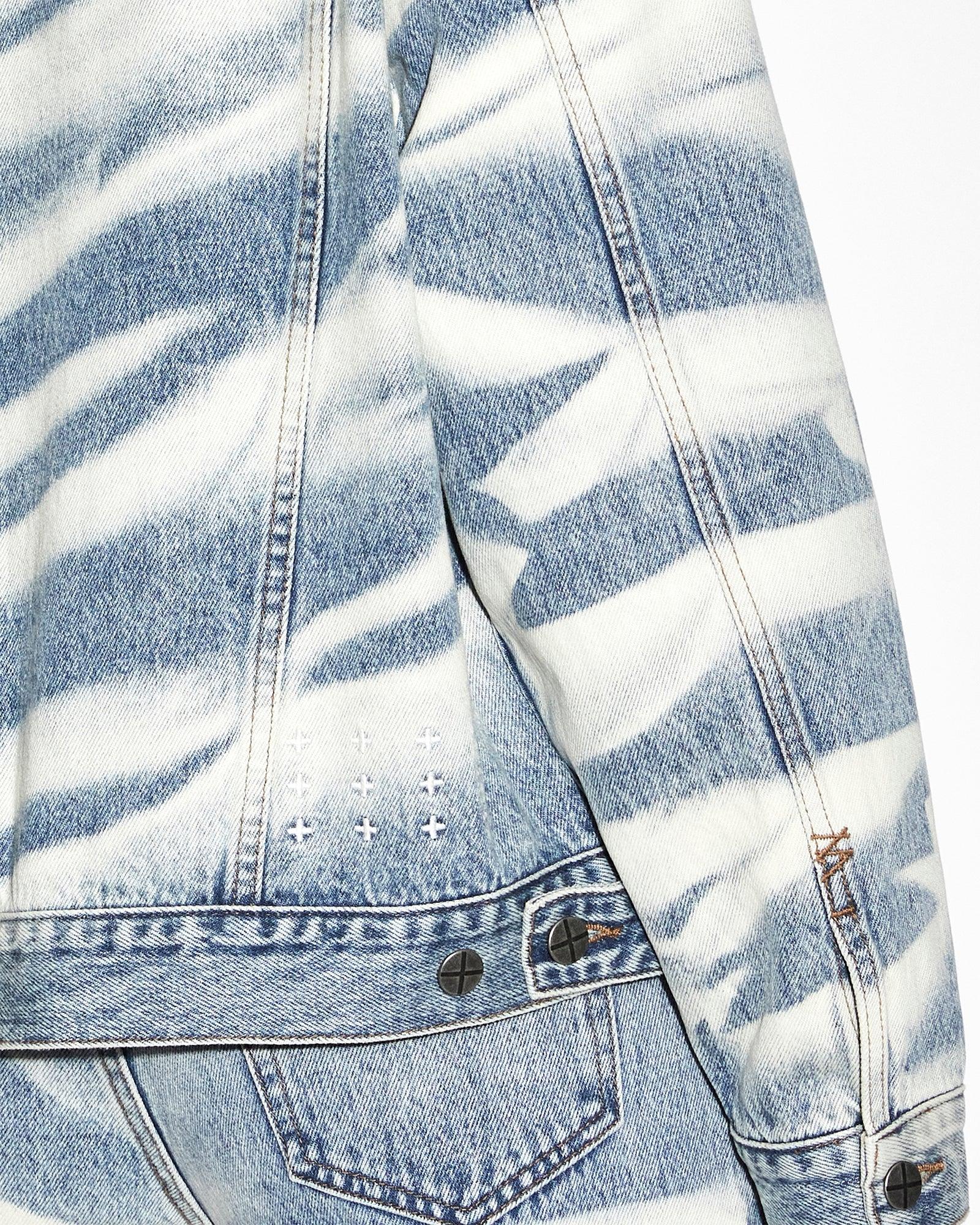 OVERSIZED JACKET STROKES Female Product Image