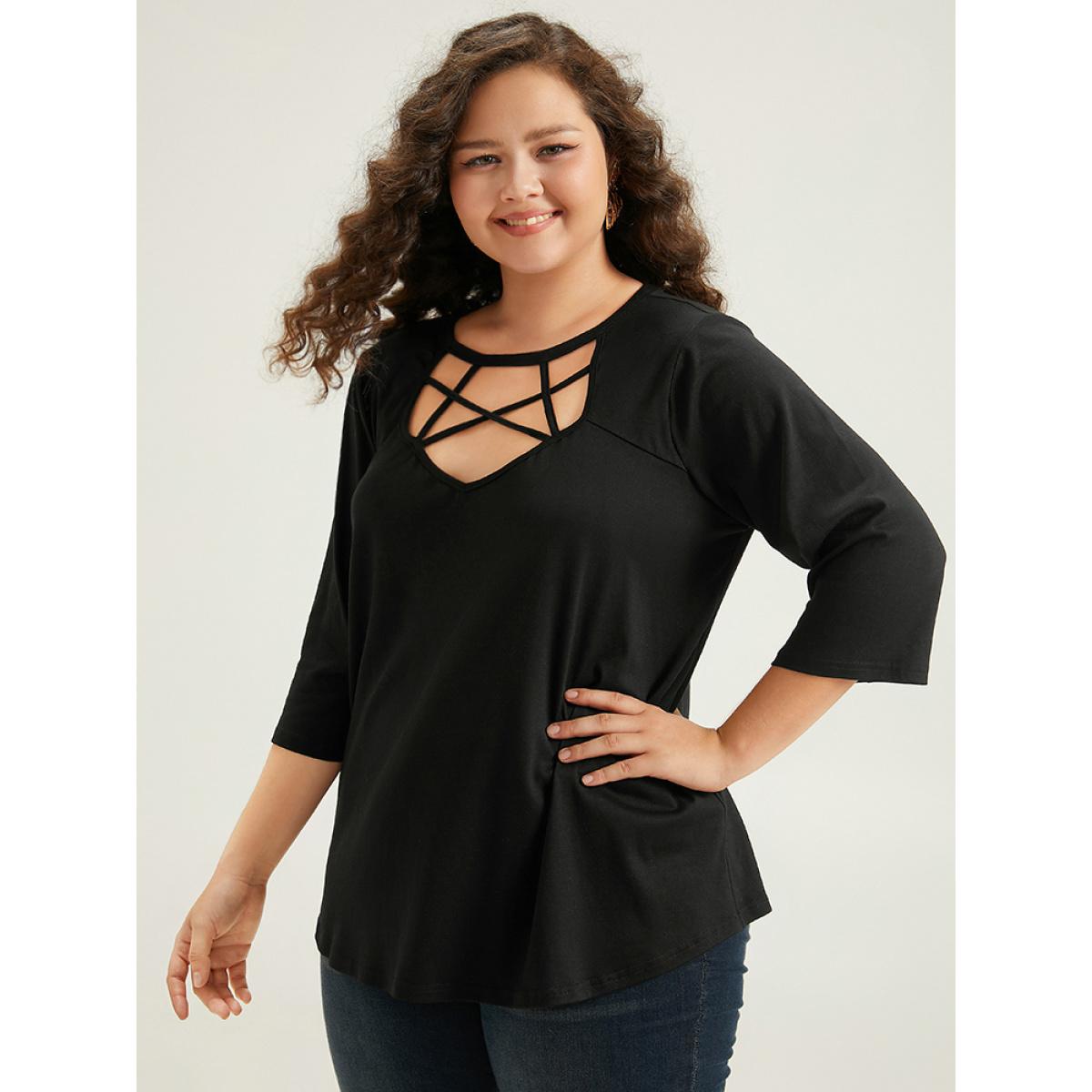 Plus Size Solid Crisscross Neck Cut Out T-shirt Black Women Elegant Plain Plain Keyhole Cut-Out Dailywear T-shirts BloomChic 26/4X Product Image