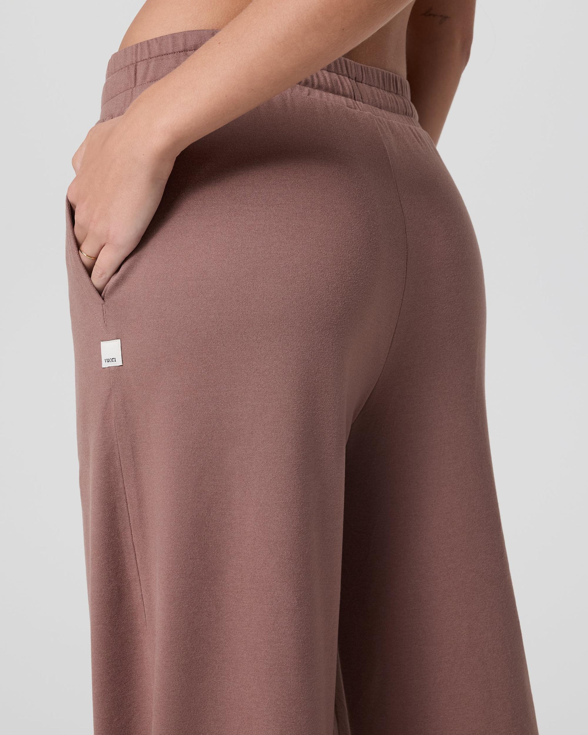 Halo Essential Wideleg Pant Product Image