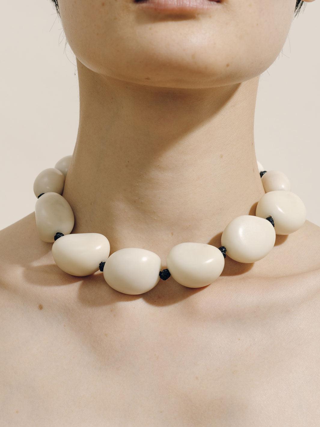 The Pendant Necklace in Black Product Image