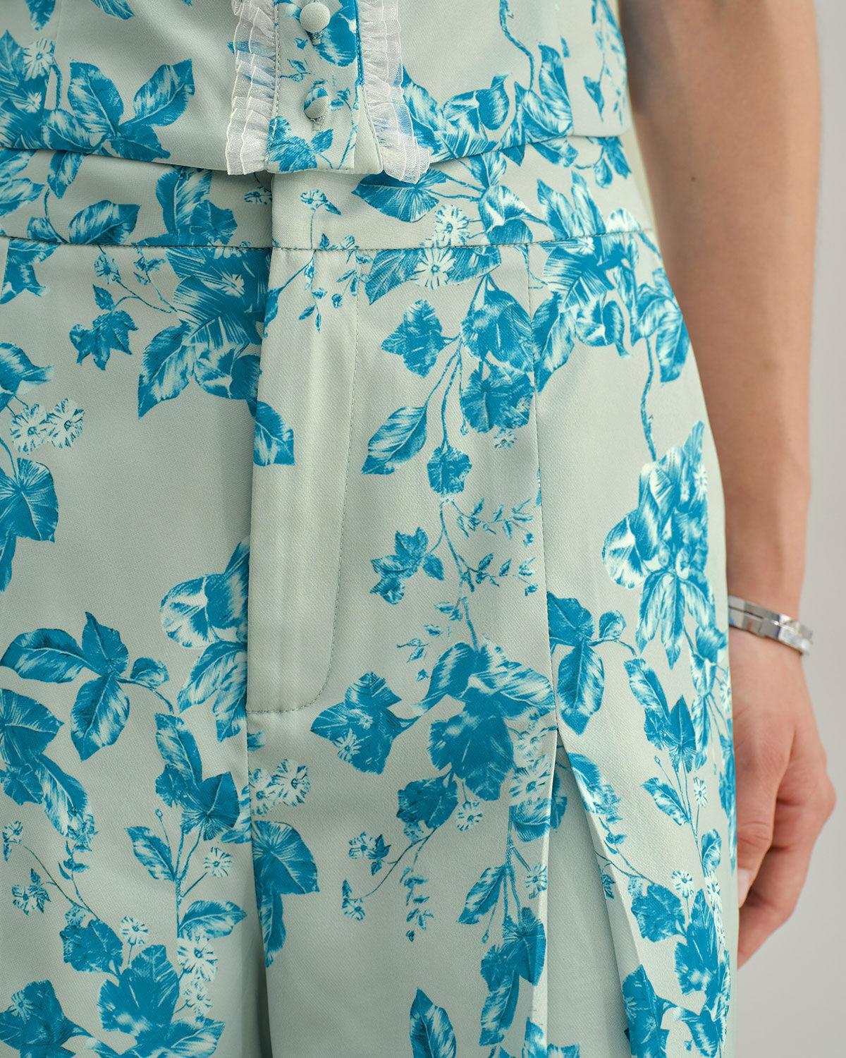 Blue Floral Pocket Shorts Product Image