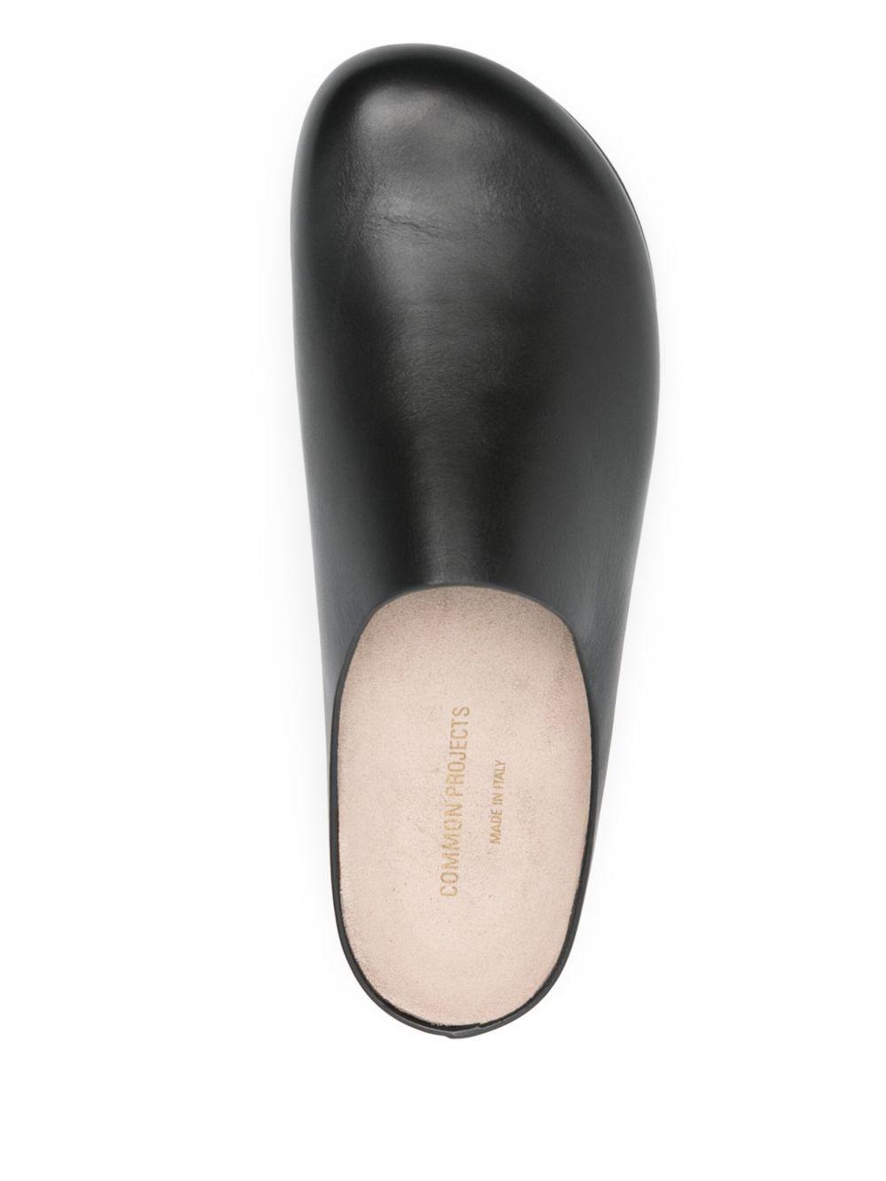 leather slippers Product Image