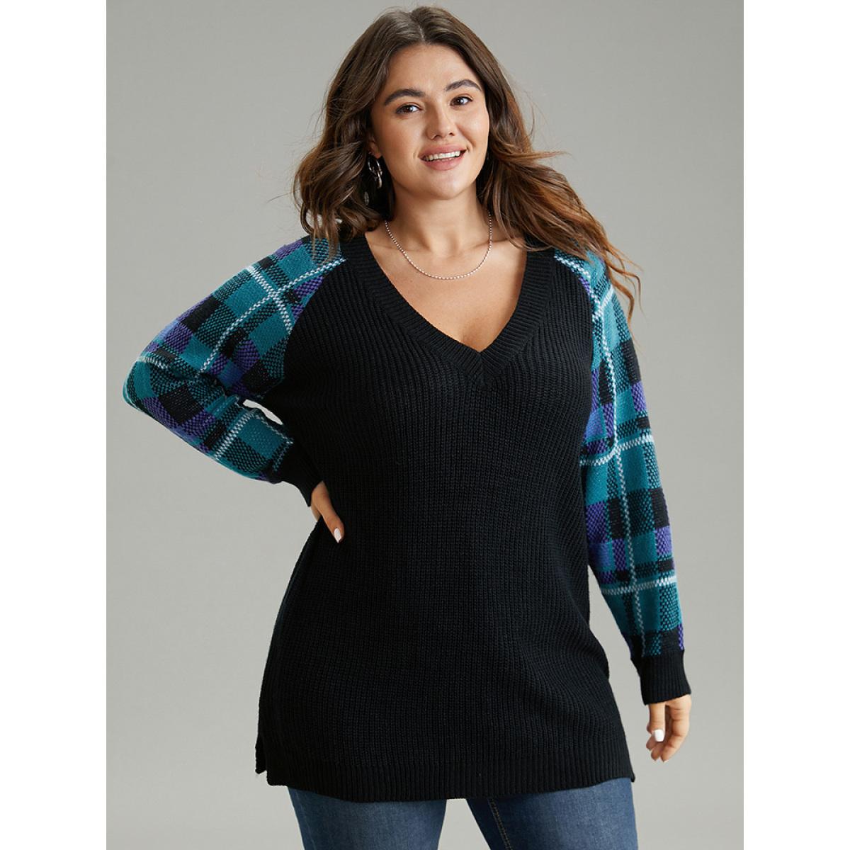 Plus Size Plaid Patchwork Split Side Raglan Sleeve Pullover Black Women Casual Loose Long Sleeve V-neck Dailywear Pullovers BloomChic 10/M Product Image