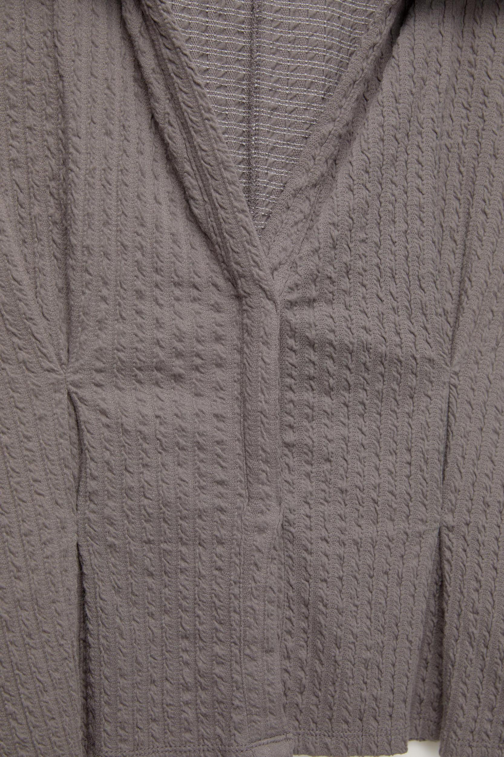 Textured top with darts Product Image