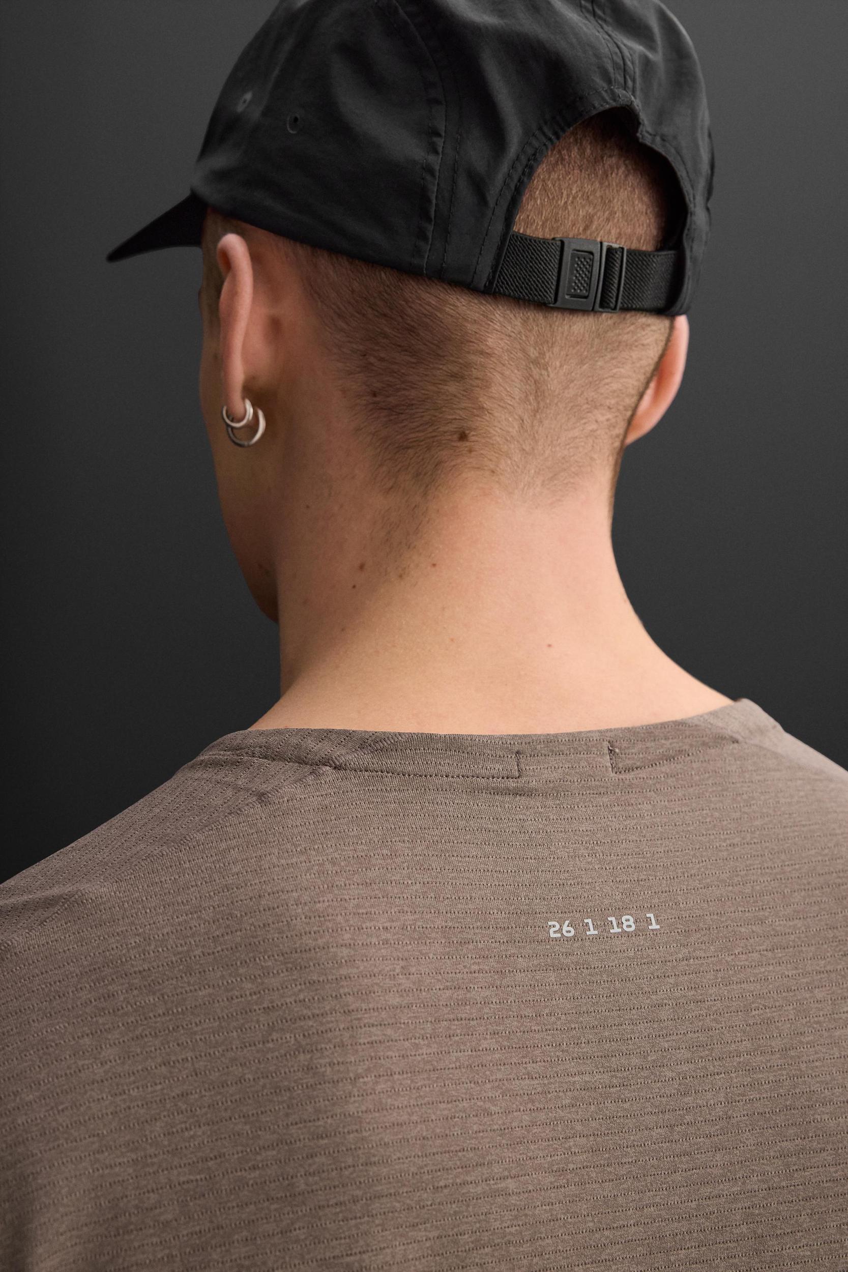 LIGHTWEIGHT TEXTURED T-SHIRT Product Image