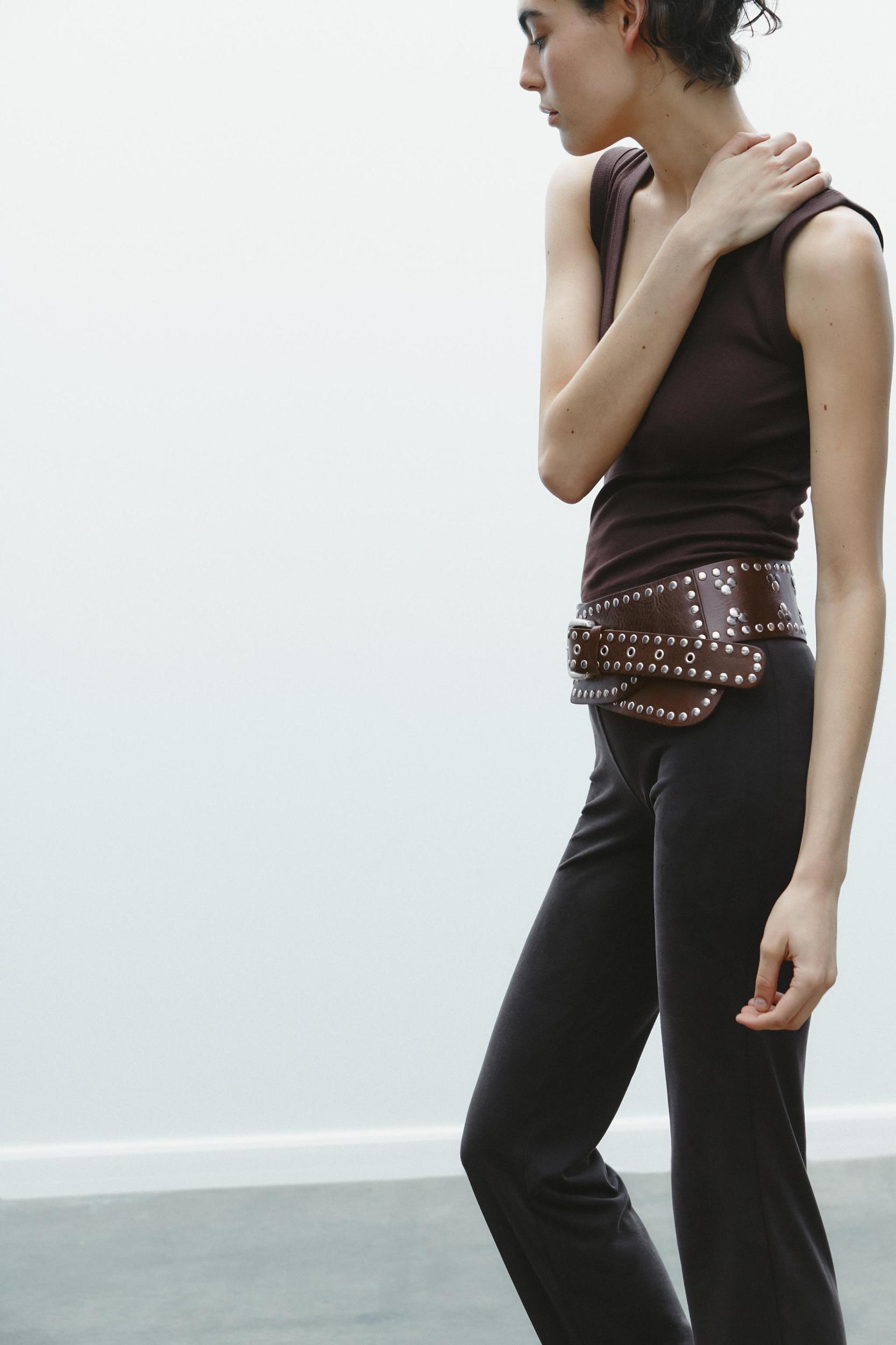 V-NECK TOP Product Image