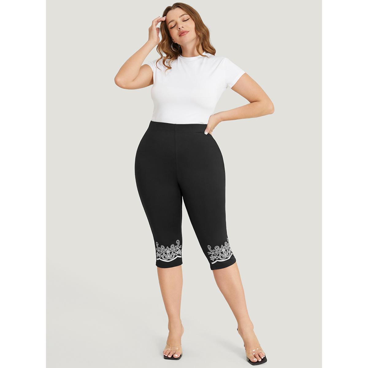 Plus Size Bandana Print Skinny Knee Leggings Women Black Elegant High stretch Skinny High Rise Dailywear Leggings BloomChic 14-16/1X Product Image