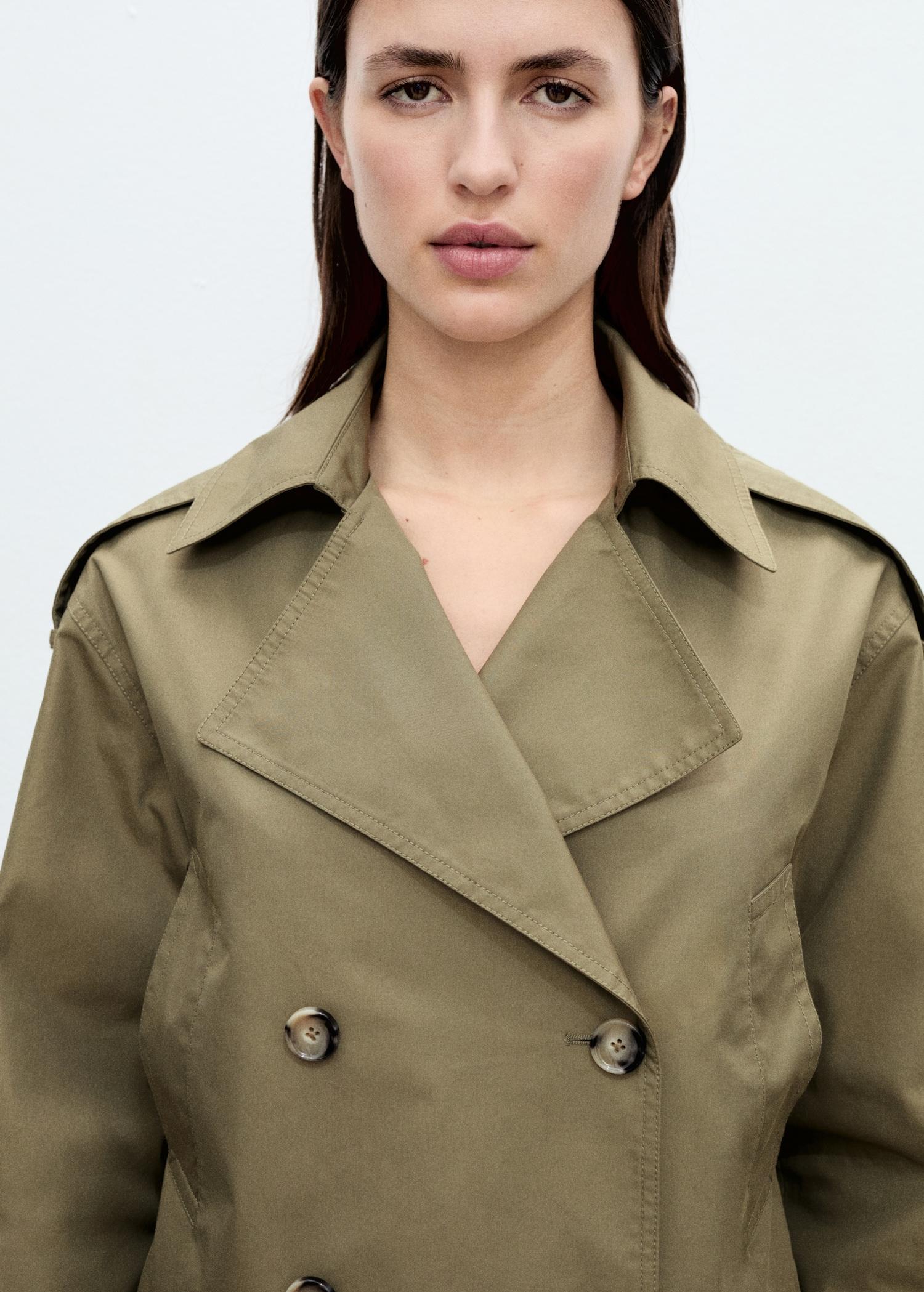 Double-breasted cropped trench coat - Women | MANGO USA Product Image