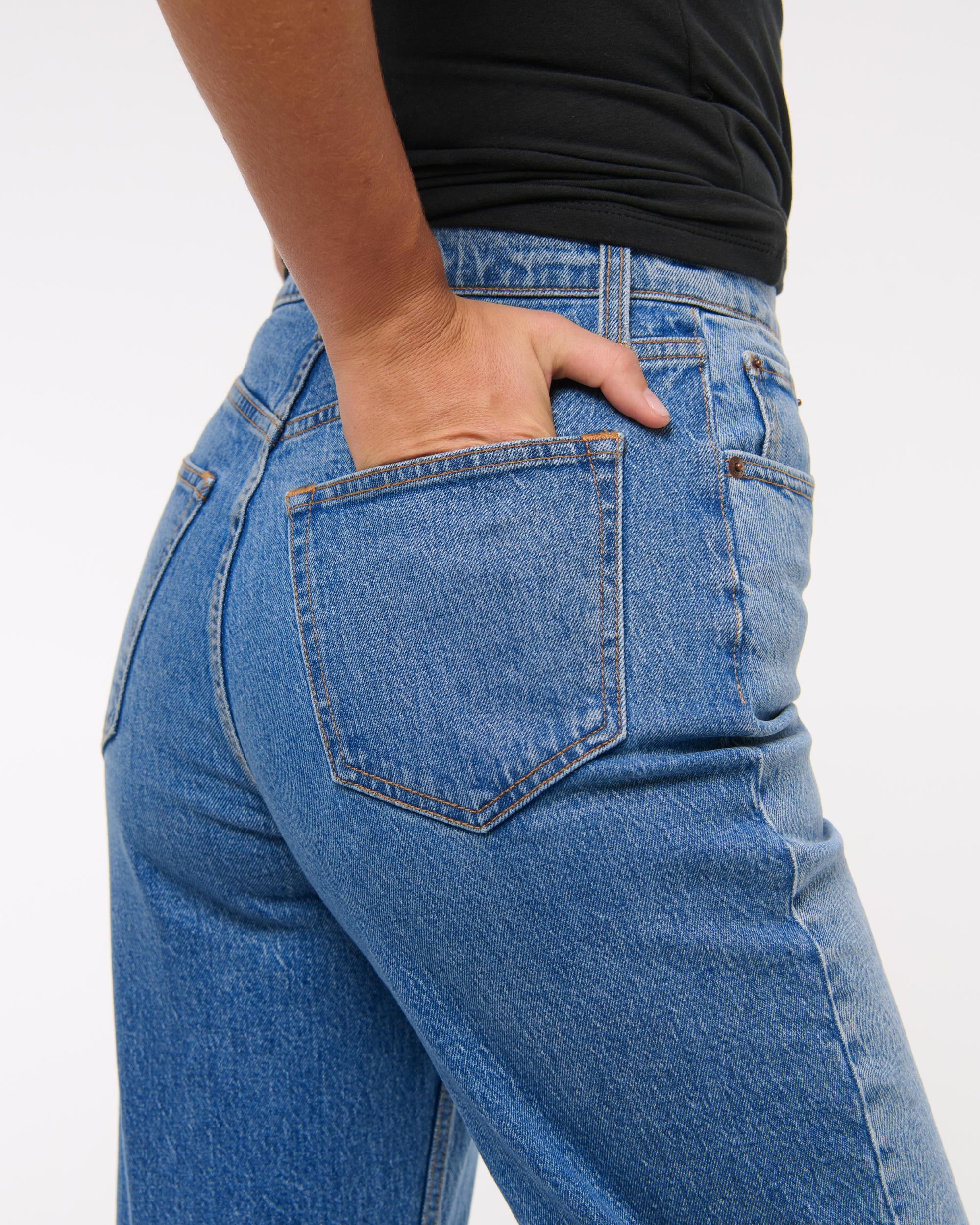 Curve Love Ultra High Rise 90s Straight Jean Product Image
