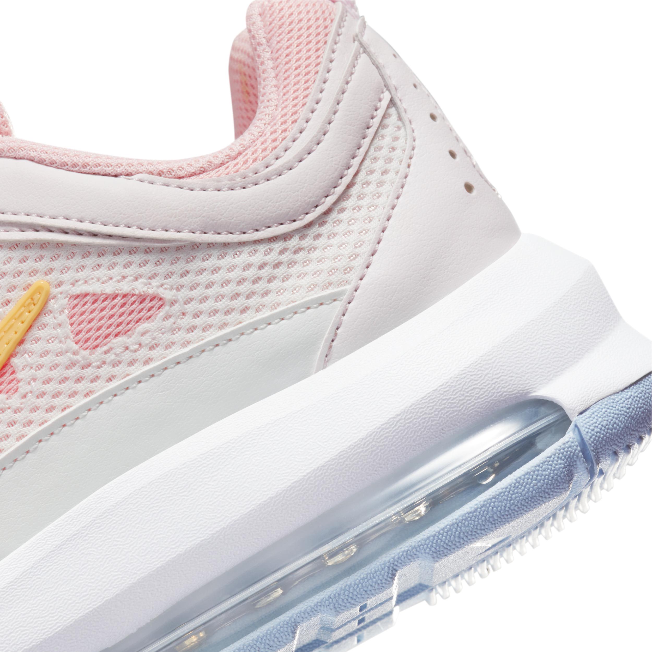 Nike Women's Air Max AP Shoes Product Image