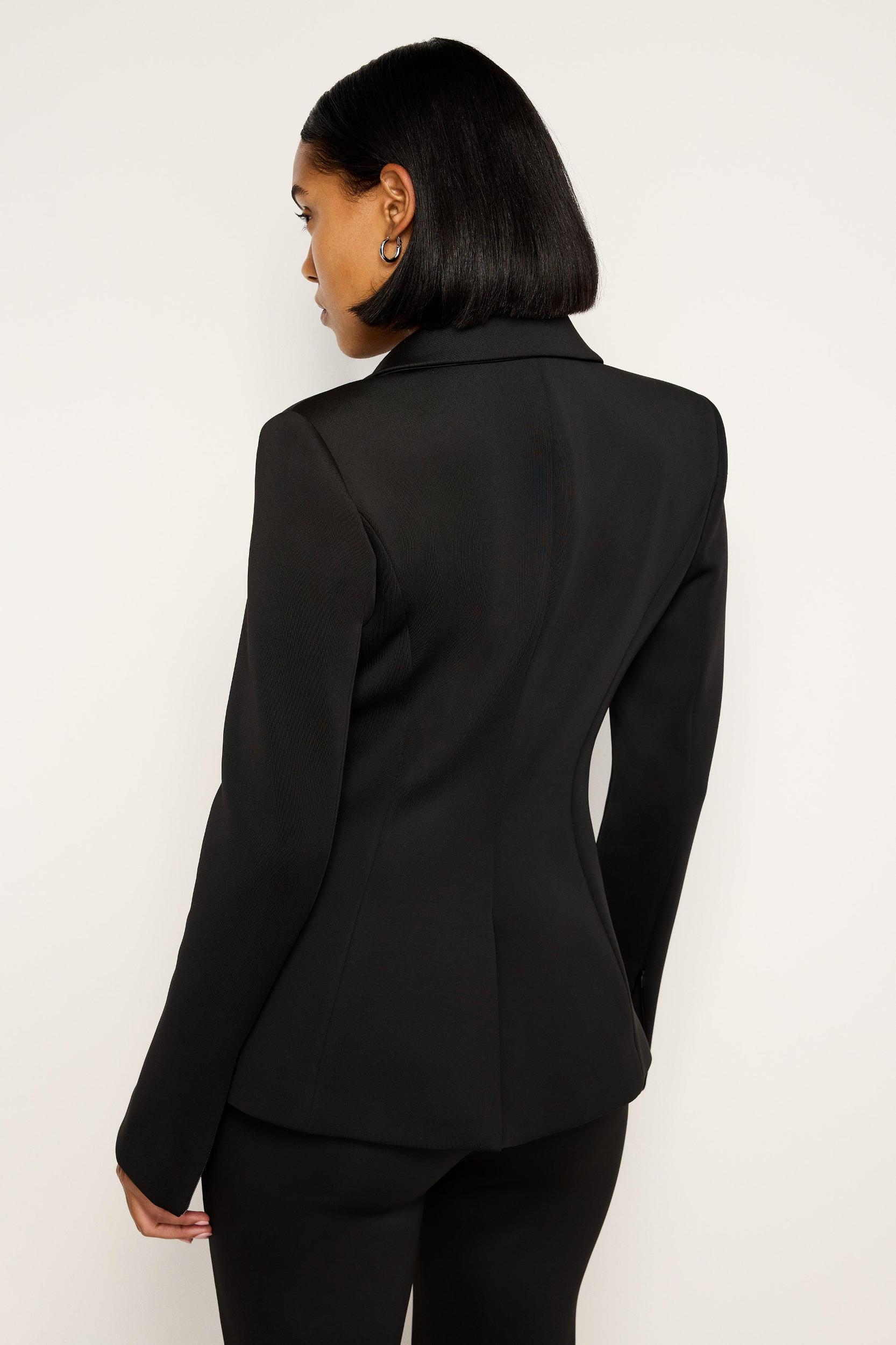 CLASSIC SCULPTED BLAZER | BLACK001 Product Image