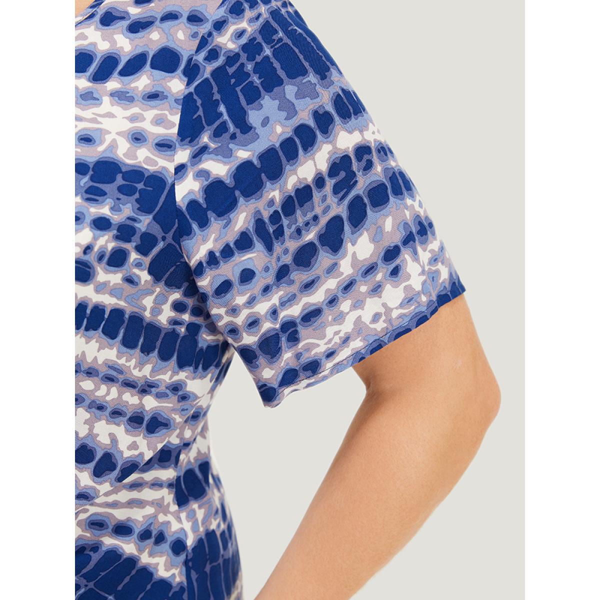 Plus Size Tie Dye Pocket Twist Front Curved Hem Dress Indigo Women Vacation Gathered Round Neck Short sleeve Curvy Knee Dress BloomChic 28/5X Product Image