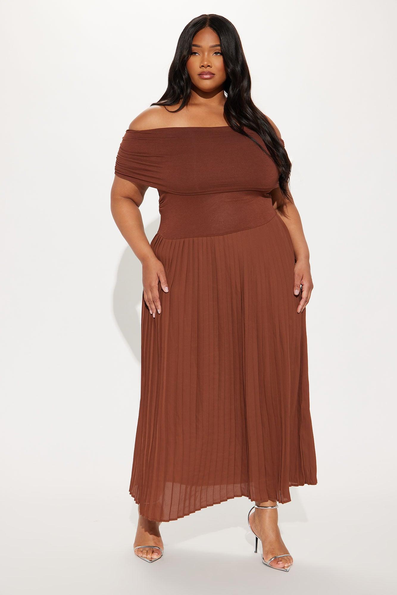 Mackenzie Pleated Maxi Dress - Chocolate Product Image