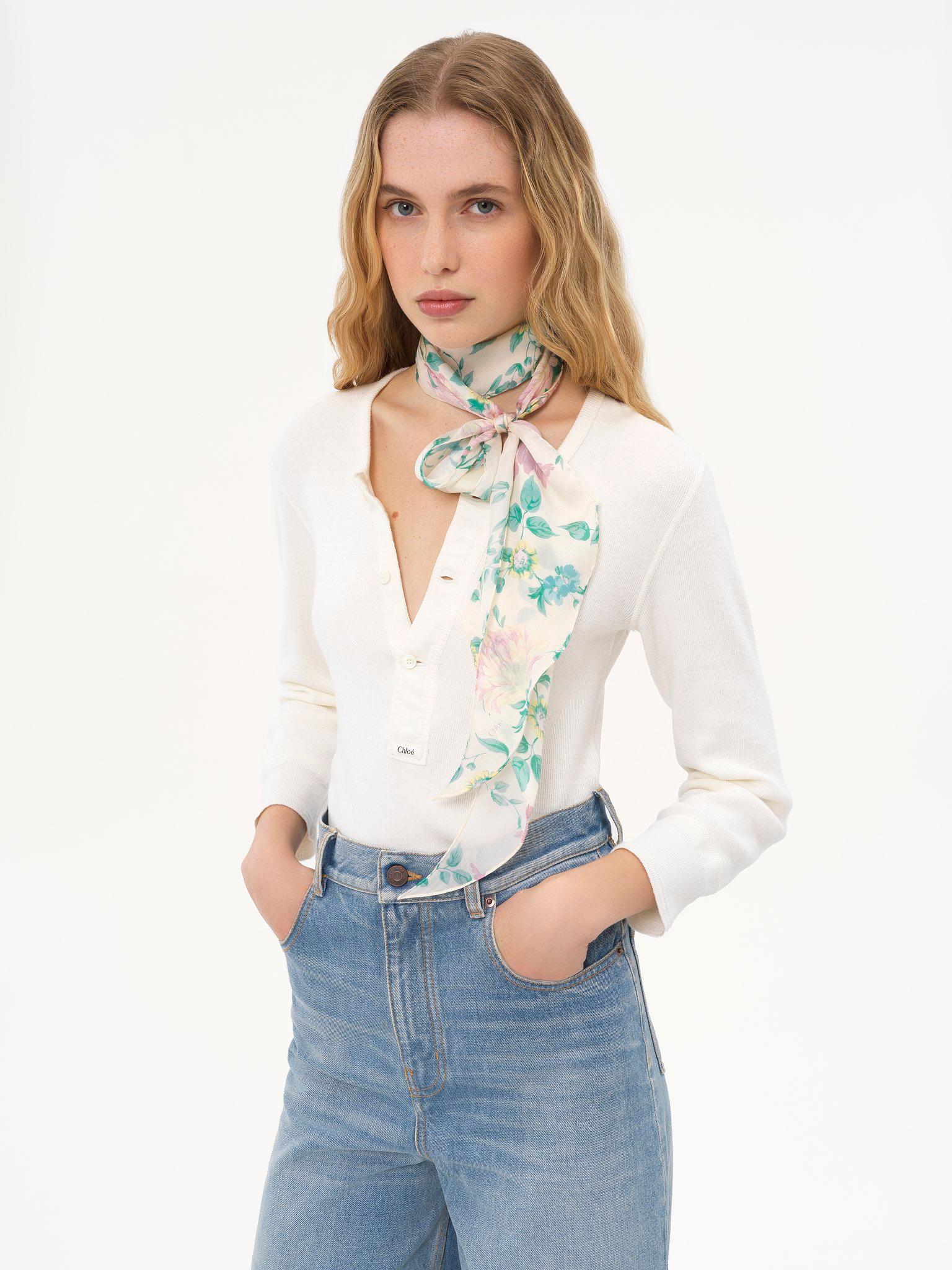 The Chloé Peonies bandeau scarf in silk charmeuse Product Image
