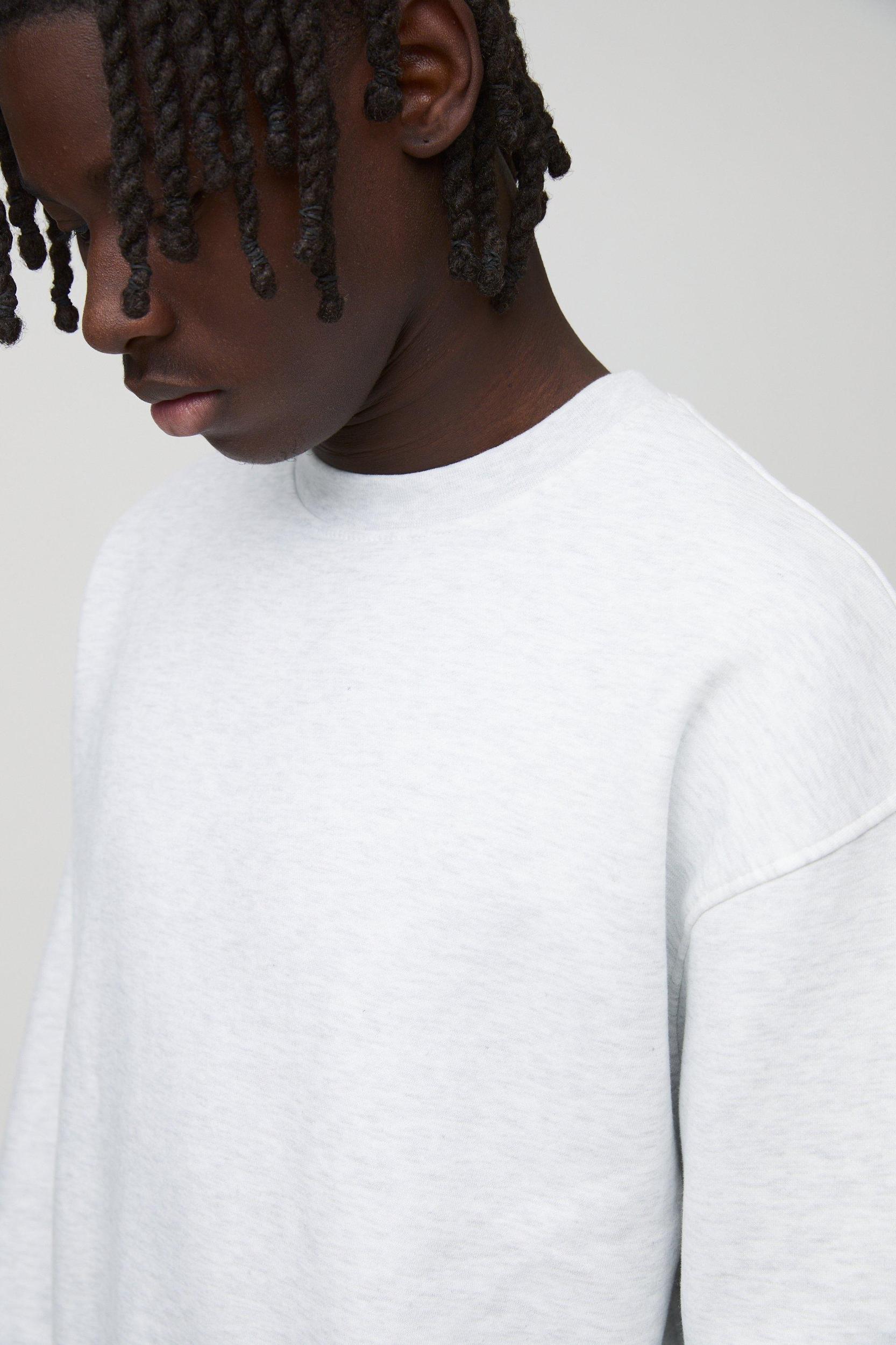 330GSM Basic Oversized Crew Neck Sweatshirt | boohooMAN USA Product Image