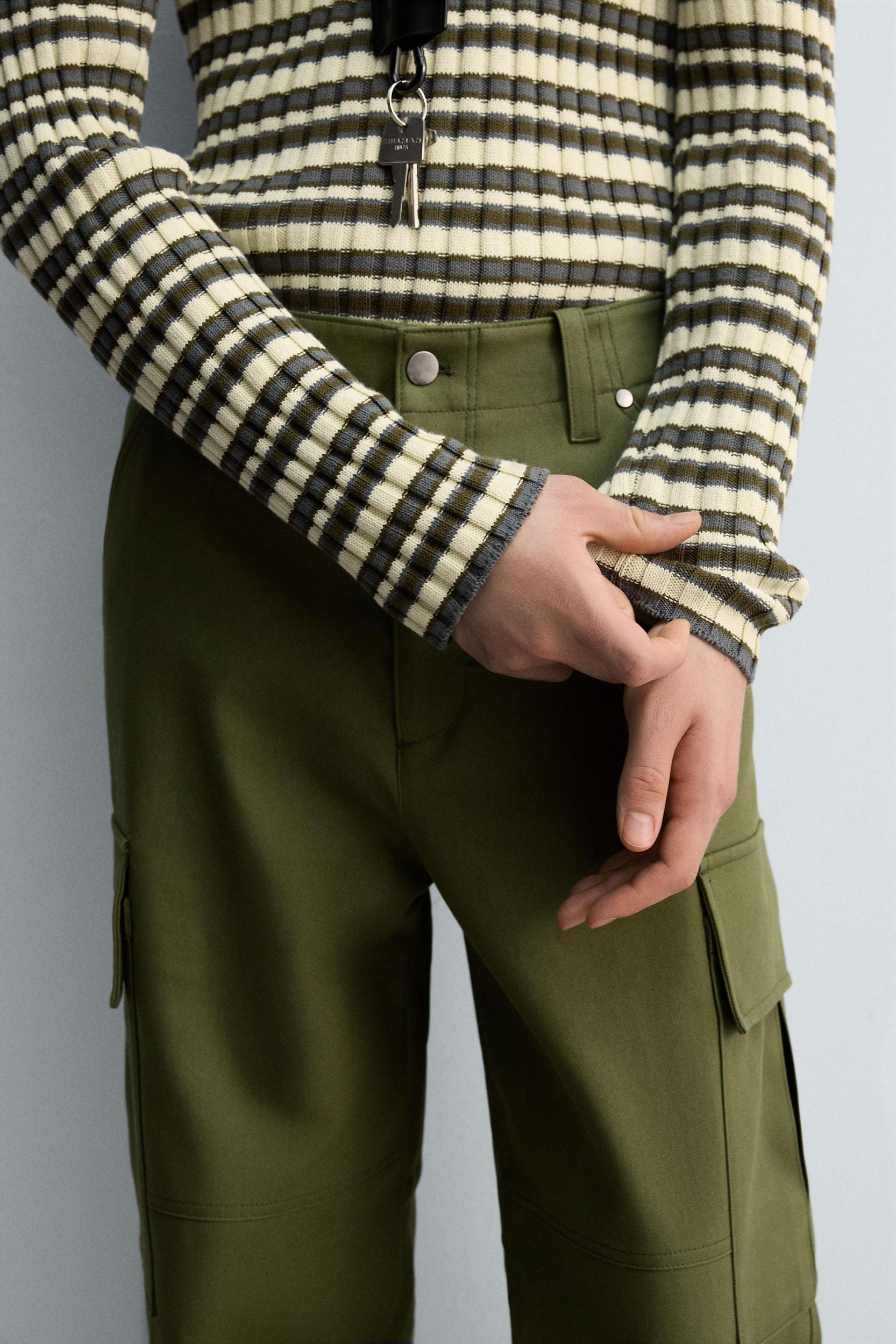 RELAXED FIT CARGO PANTS Product Image