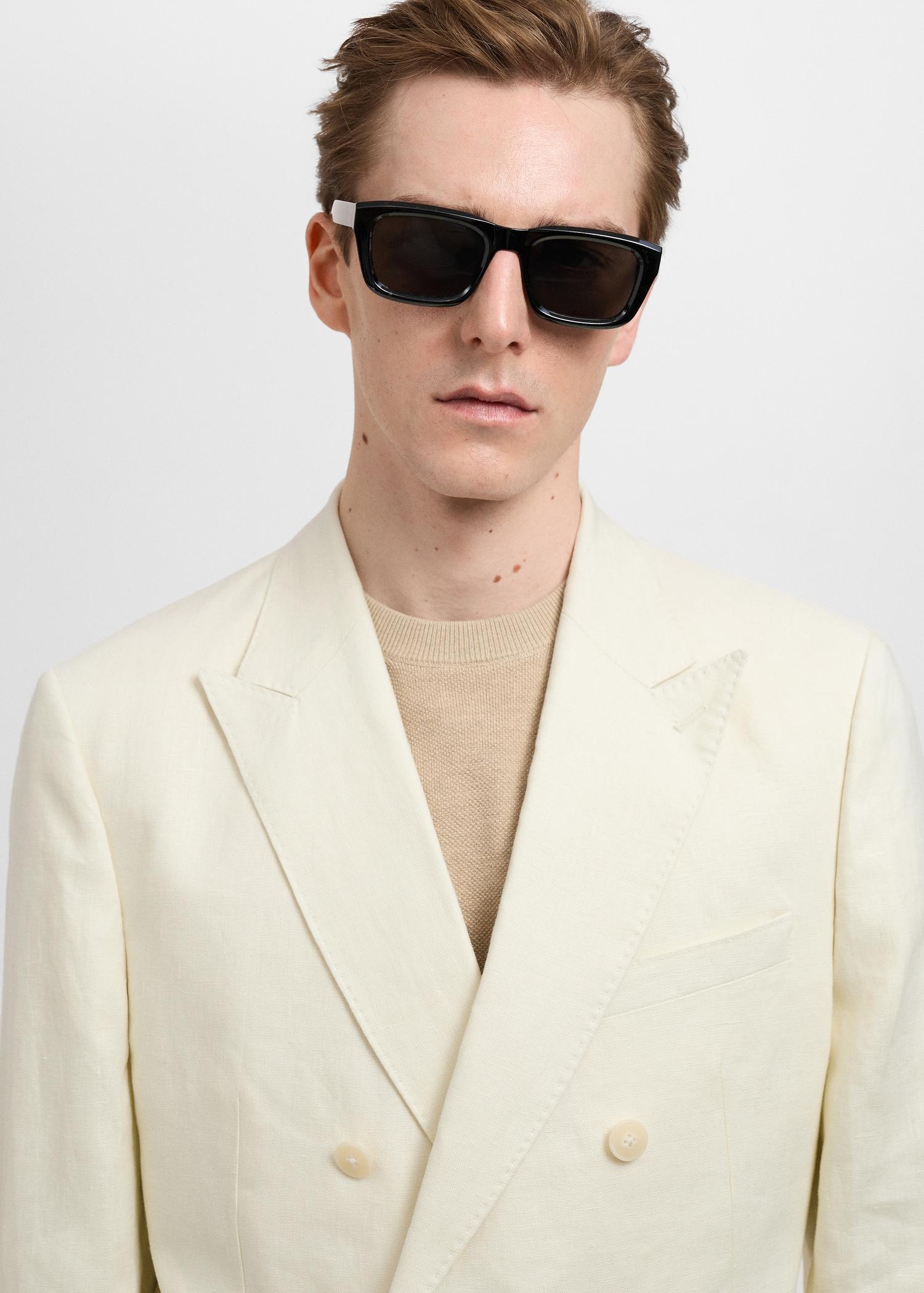 Amalfi 100% linen slim-fit double-breasted suit blazer - Men | MANGO USA Product Image