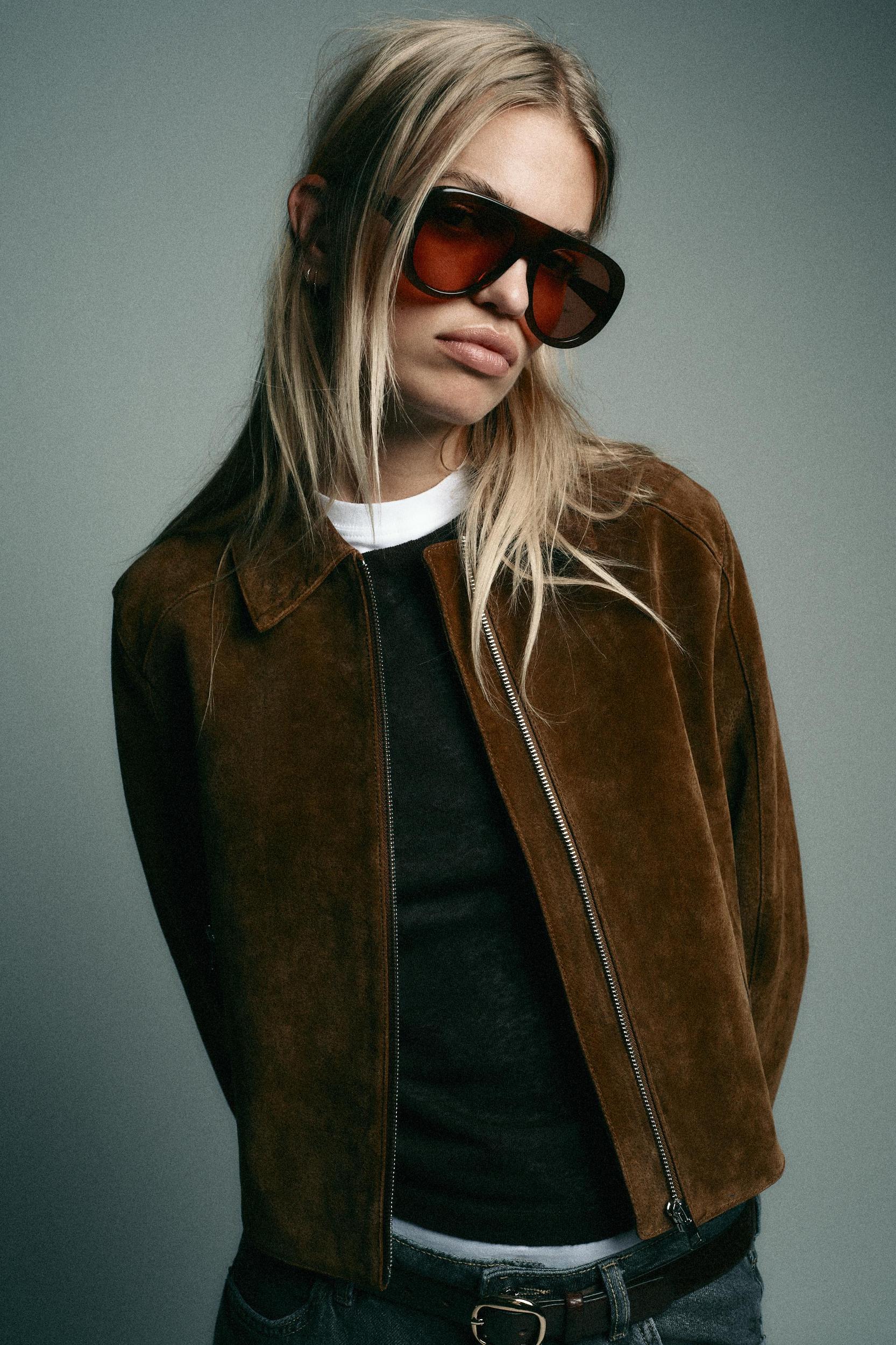 100% LEATHER SHORT JACKET Product Image