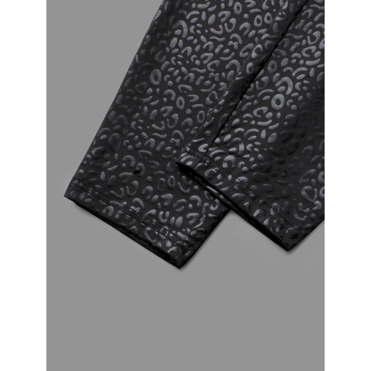 Plus Size Leopard Print Pocket High Stretch Leggings Women BlackFlower Elegant High stretch Skinny Mid Rise Everyday Leggings BloomChic 12/L Product Image