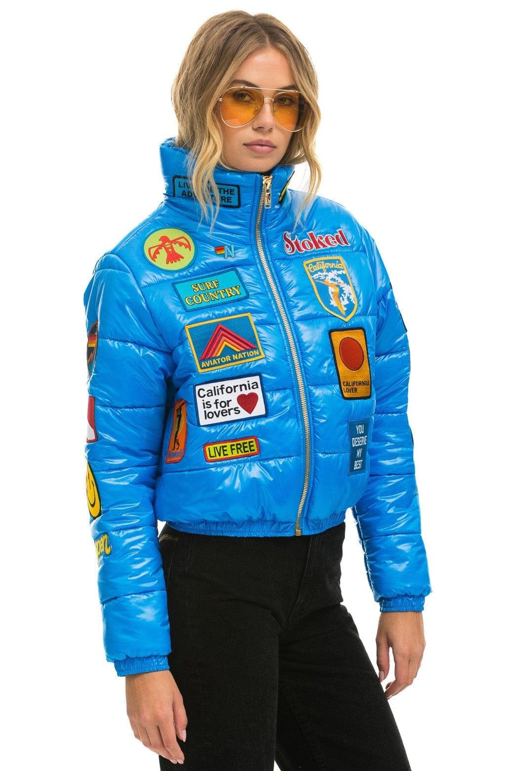 VINTAGE PATCH APRES PUFFER JACKET - BLUE CINA GLOSSY Female Product Image