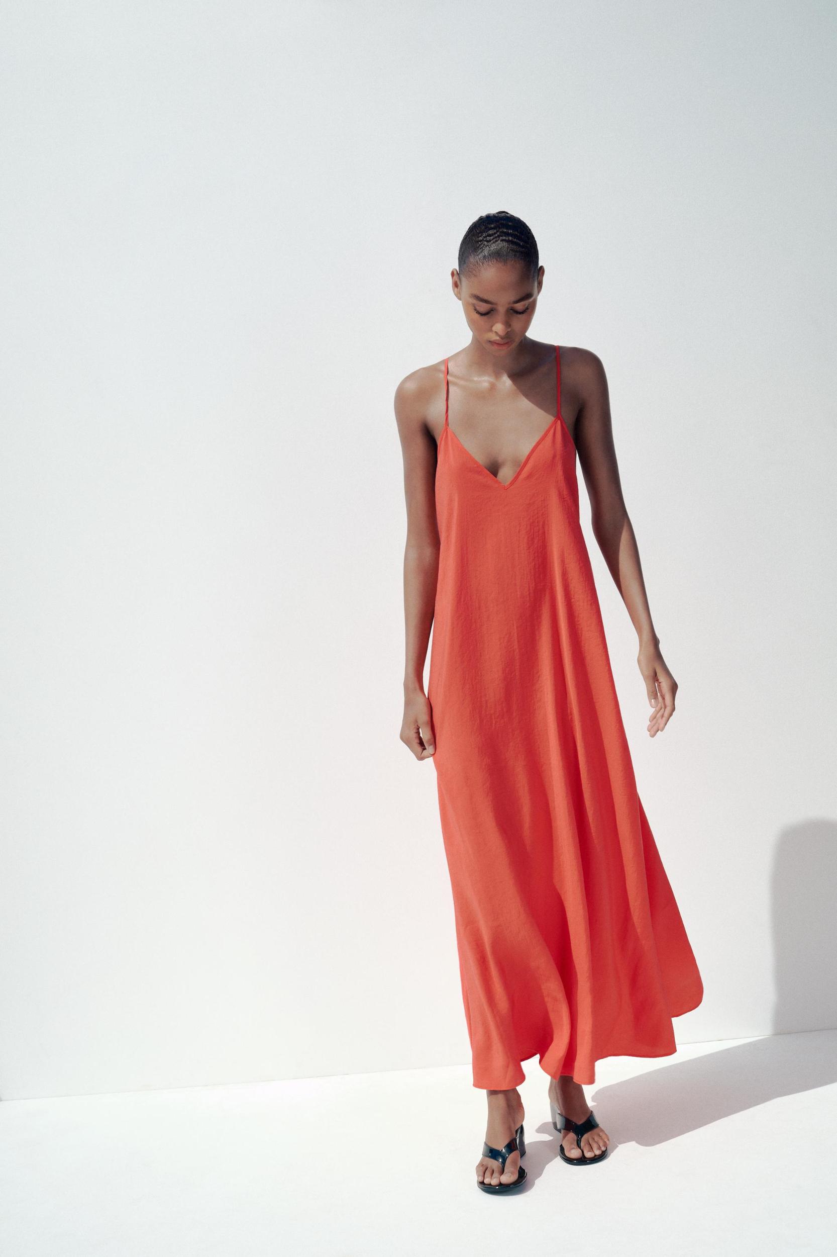FLOWY MIDI DRESS Product Image