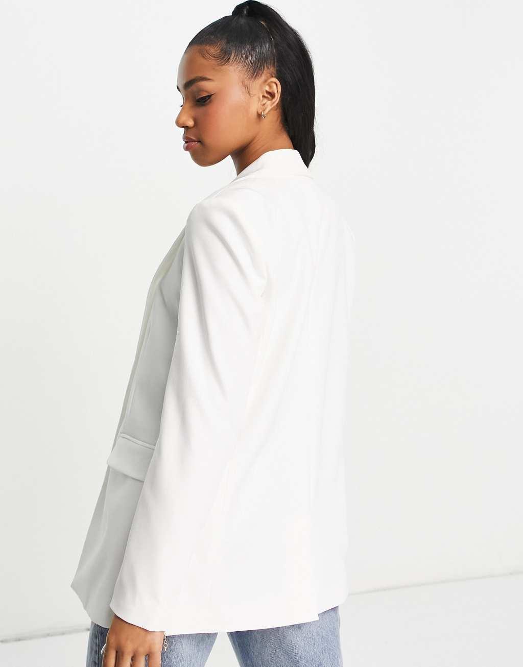 Pieces tailored oversized blazer in white Product Image