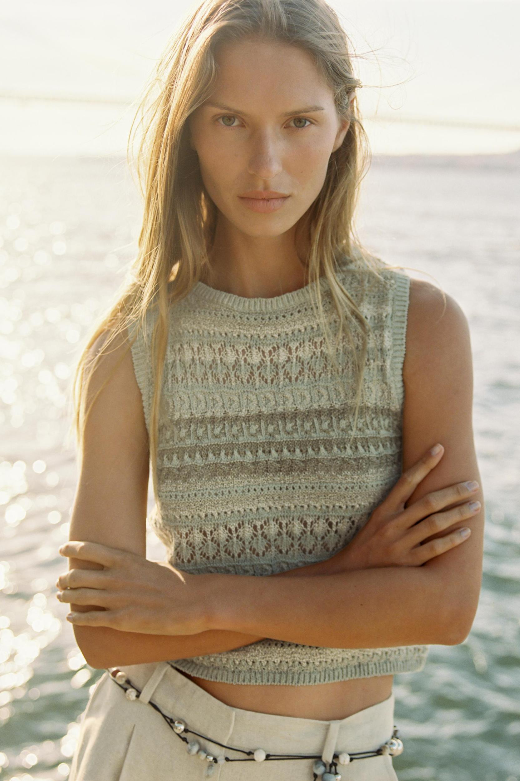 TEXTURED KNIT SLEEVELESS TOP Product Image