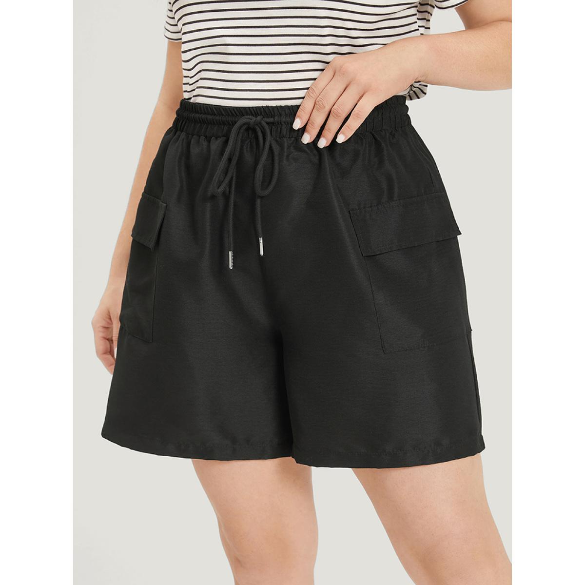Plus Size Plain Flap Pocket Drawstring Shorts Women Black Casual Plain Dailywear Shorts BloomChic 28/5X Product Image