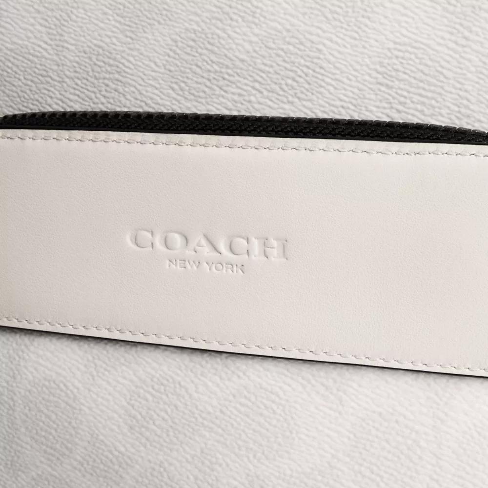 Gotham Pack In Signature Canvas Product Image