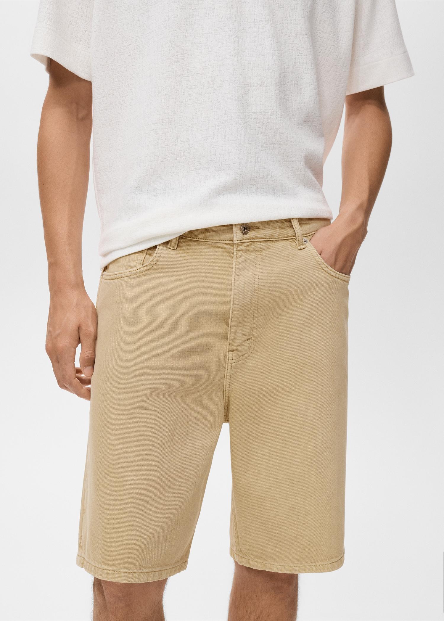 Denim relaxed-fit bermuda shorts - Men | MANGO USA Product Image
