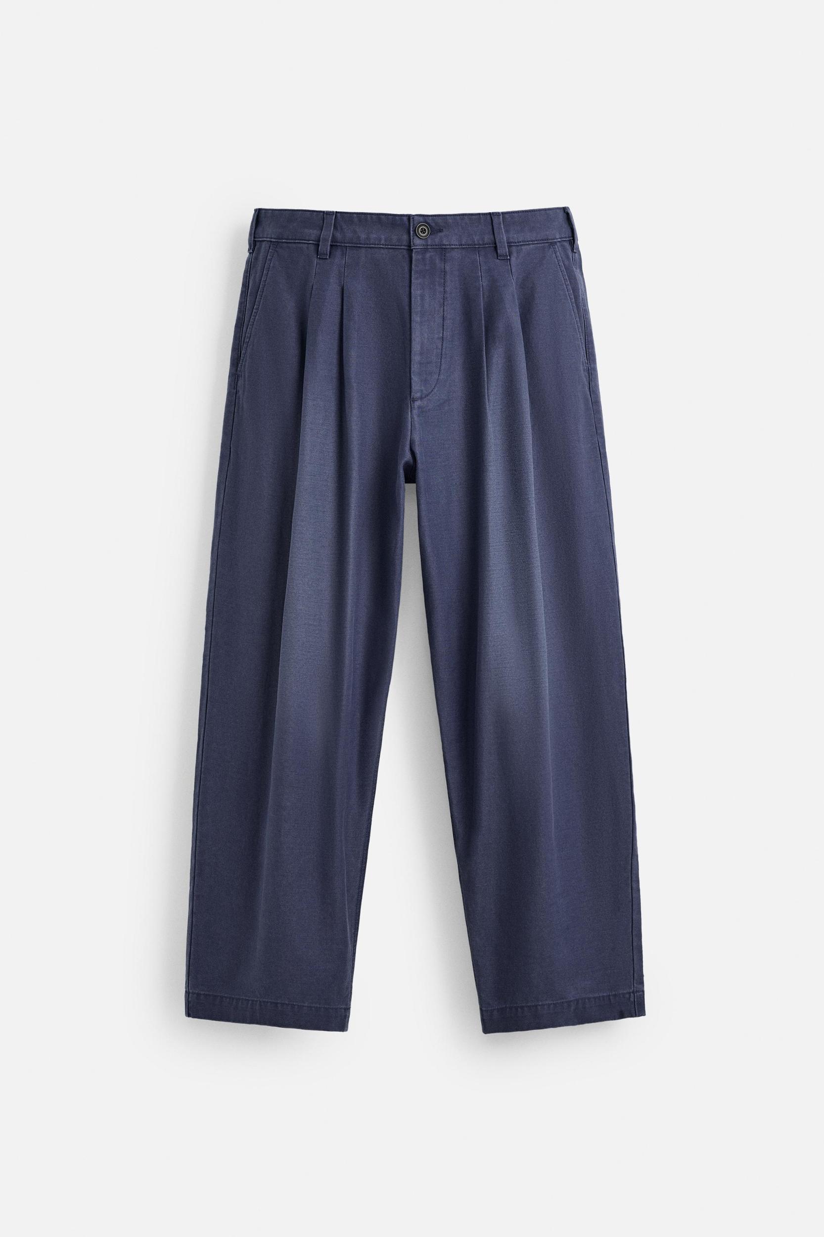 RELAXED FIT PLEATED JEANS Product Image