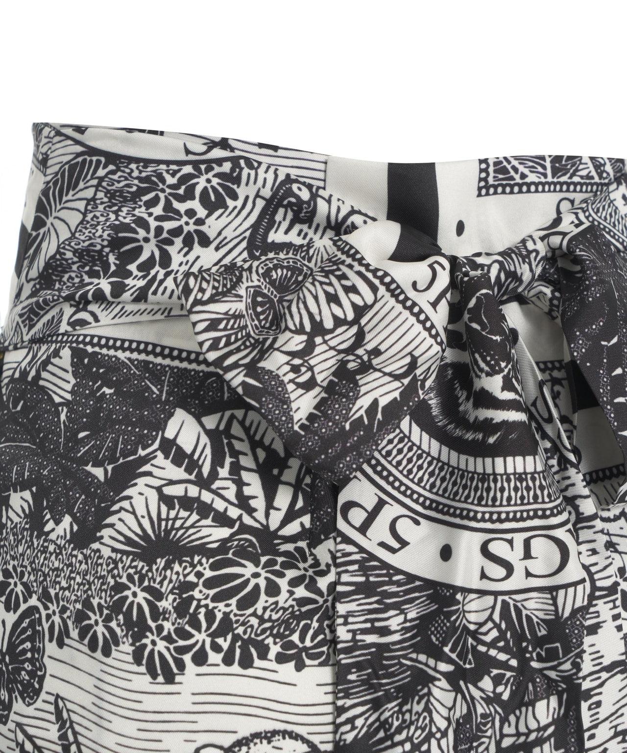 Wrap skirt with print Product Image