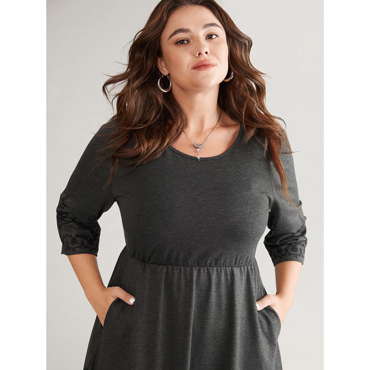 Plus Size Elastic Waist Pocket Graphic Print Dress DimGray Women Casual Printed Round Neck Elbow-length sleeve Curvy Midi Dress BloomChic 26/4X Product Image