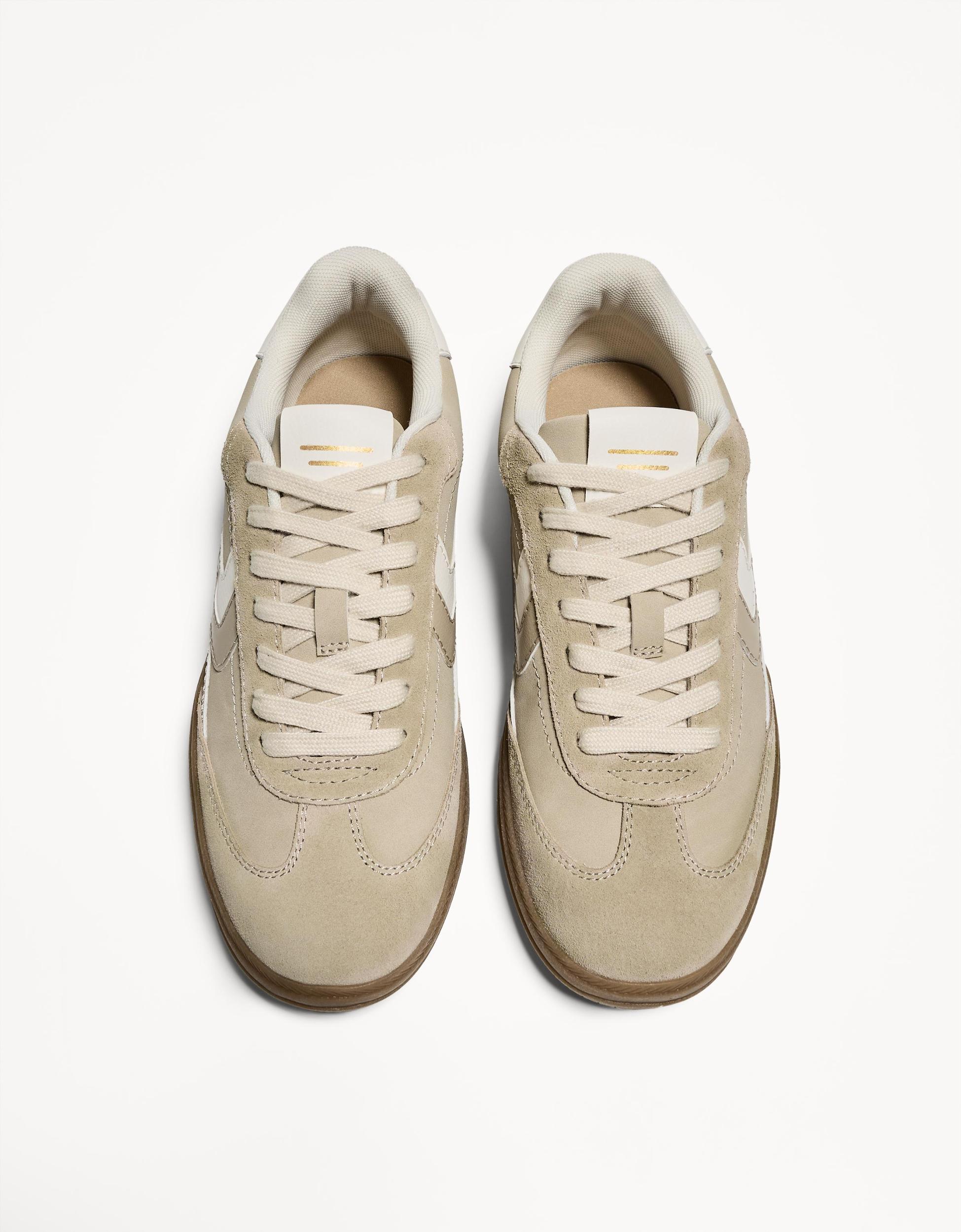 Retro sneakers Product Image