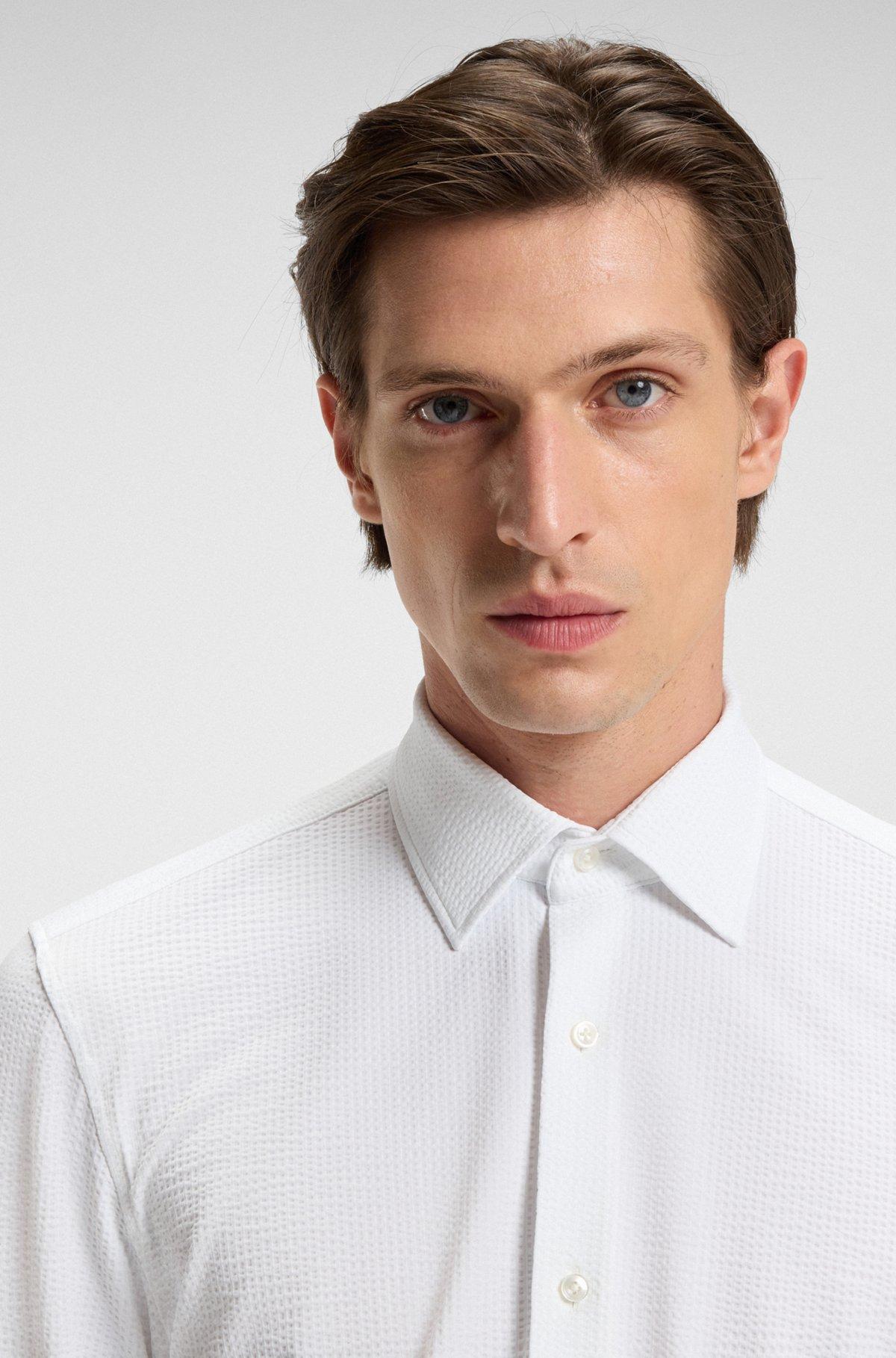 Slim-fit shirt in Italian-made performance-stretch seersucker Product Image