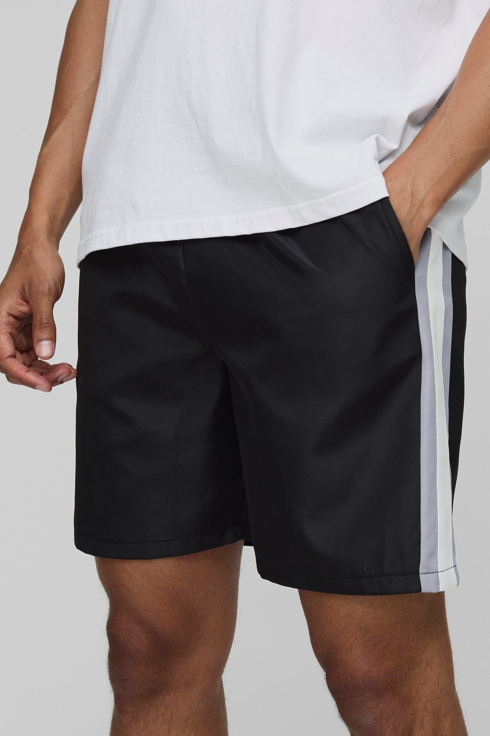 Elasticated Waist Relaxed Fit Colour Block Shorts | boohooMAN USA Product Image