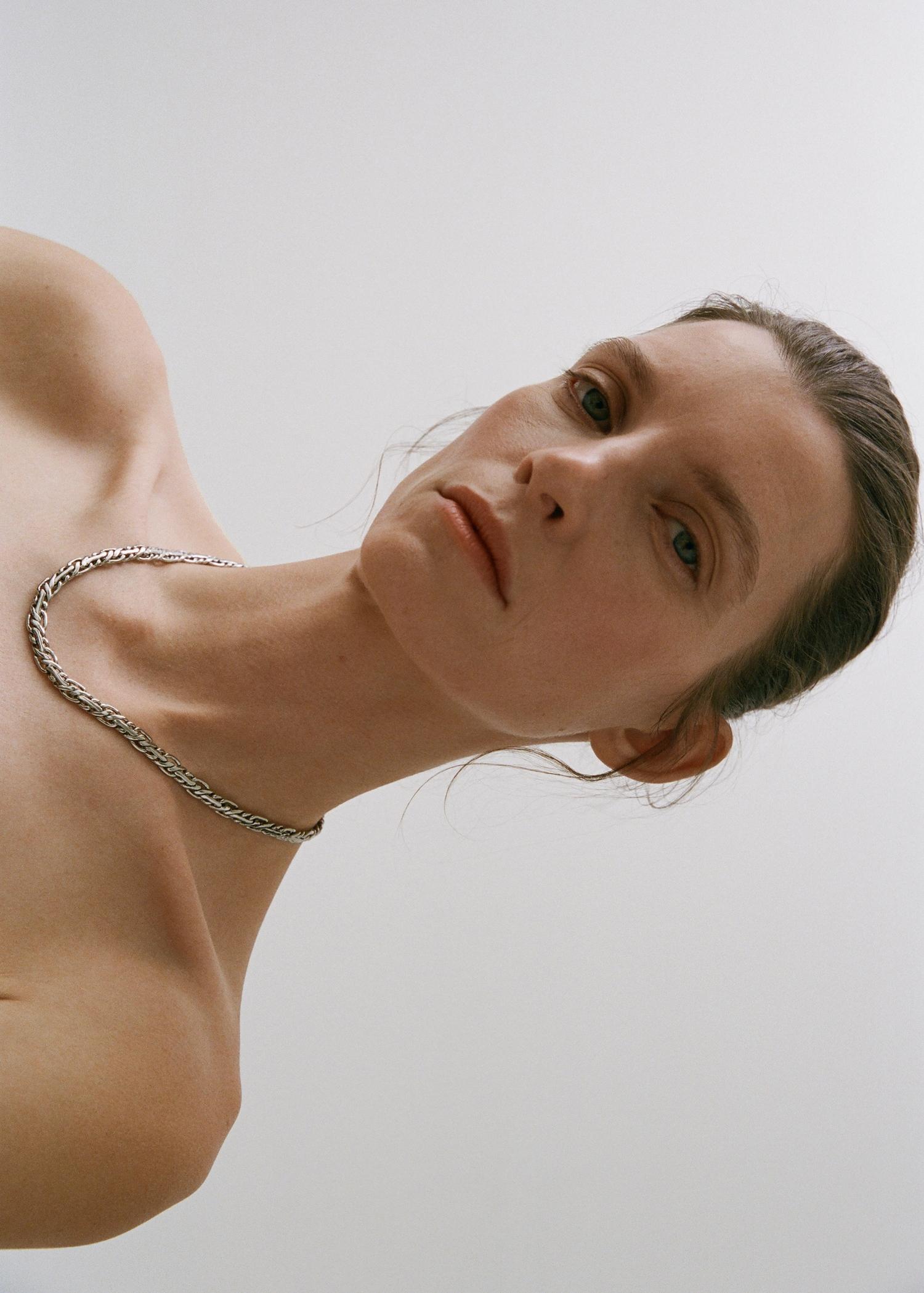 Necklace with mini links - Women | MANGO USA Product Image