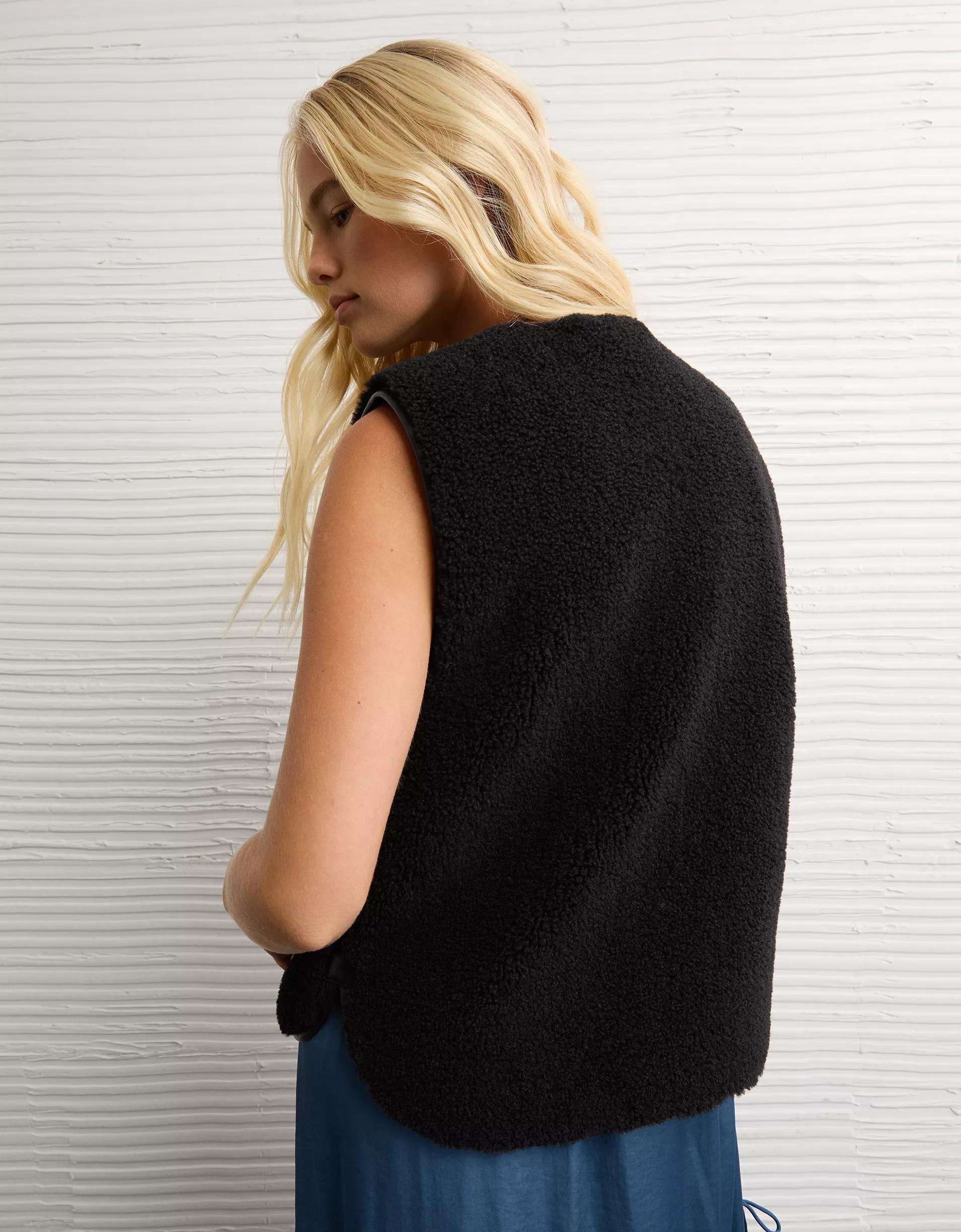 AE Sherpa Vest Product Image