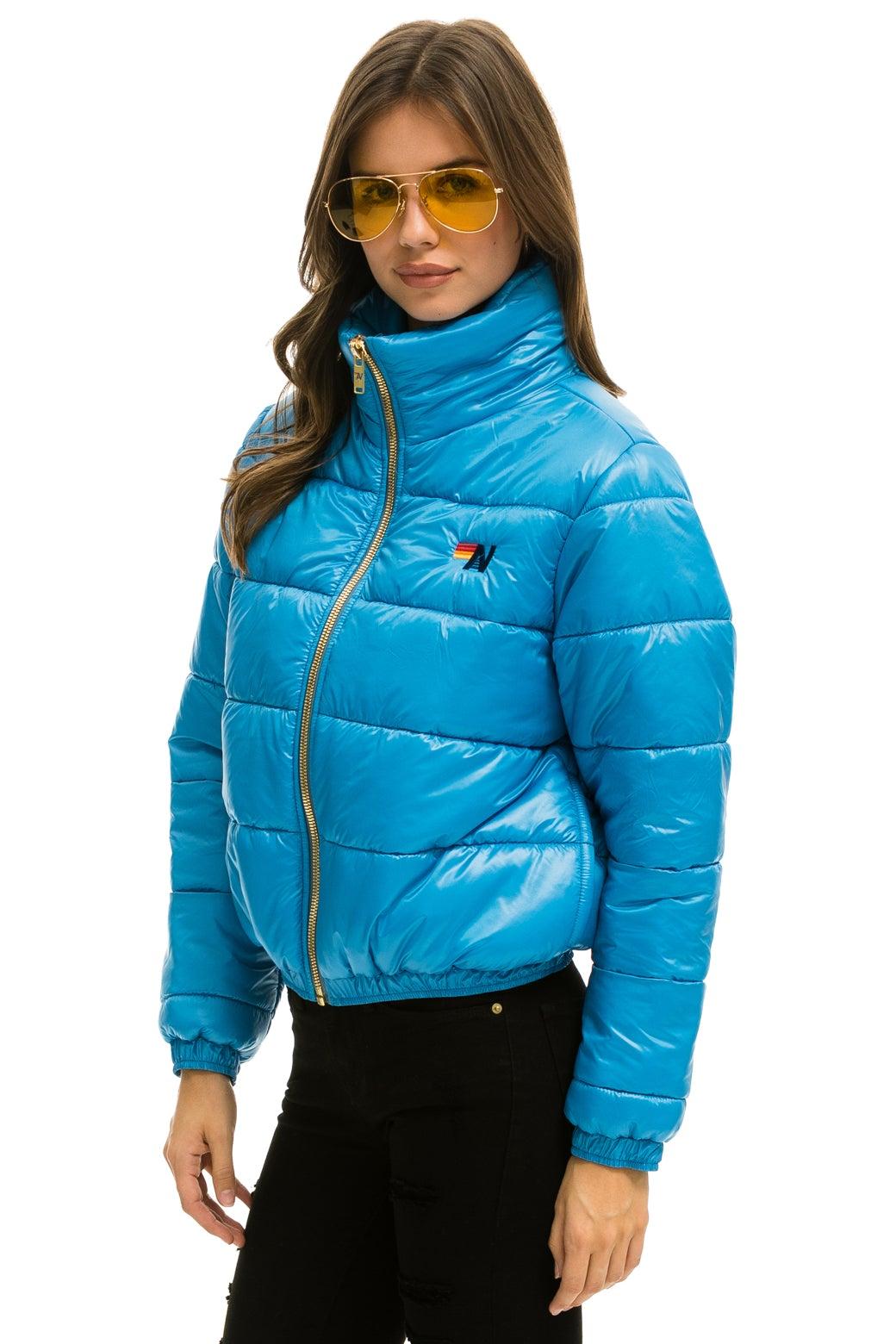 BOLT LUXE APRES PUFFER JACKET - GLOSSY OCEAN Female Product Image
