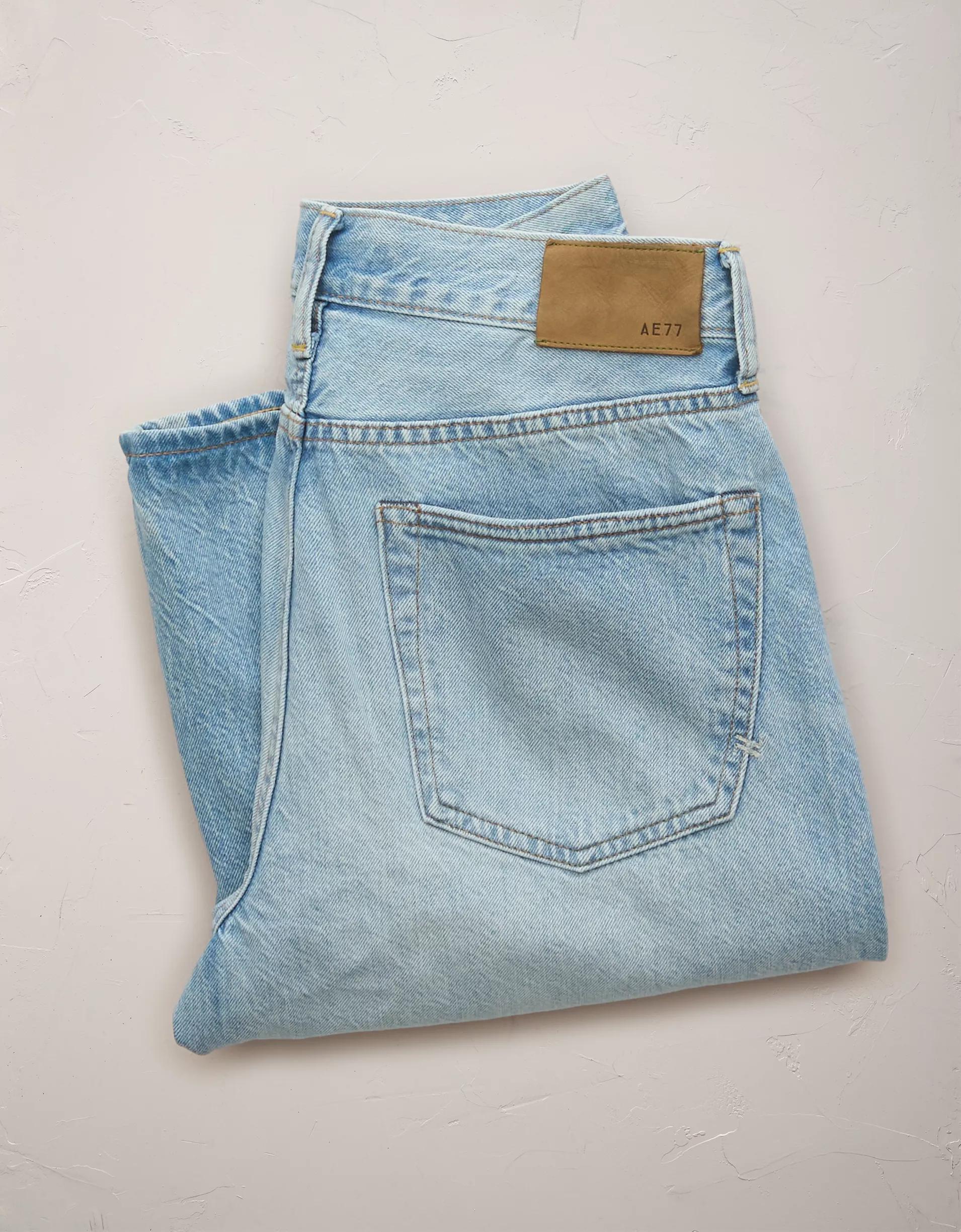 AE77 Premium Ripped Mom Jean Product Image
