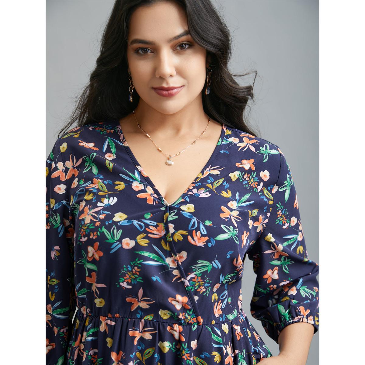 Plus Size Surplice Neck Floral Print Pocket Dress DarkBlue Women Elegant Non Overlap Collar Elbow-length sleeve Curvy BloomChic 28/5X Product Image