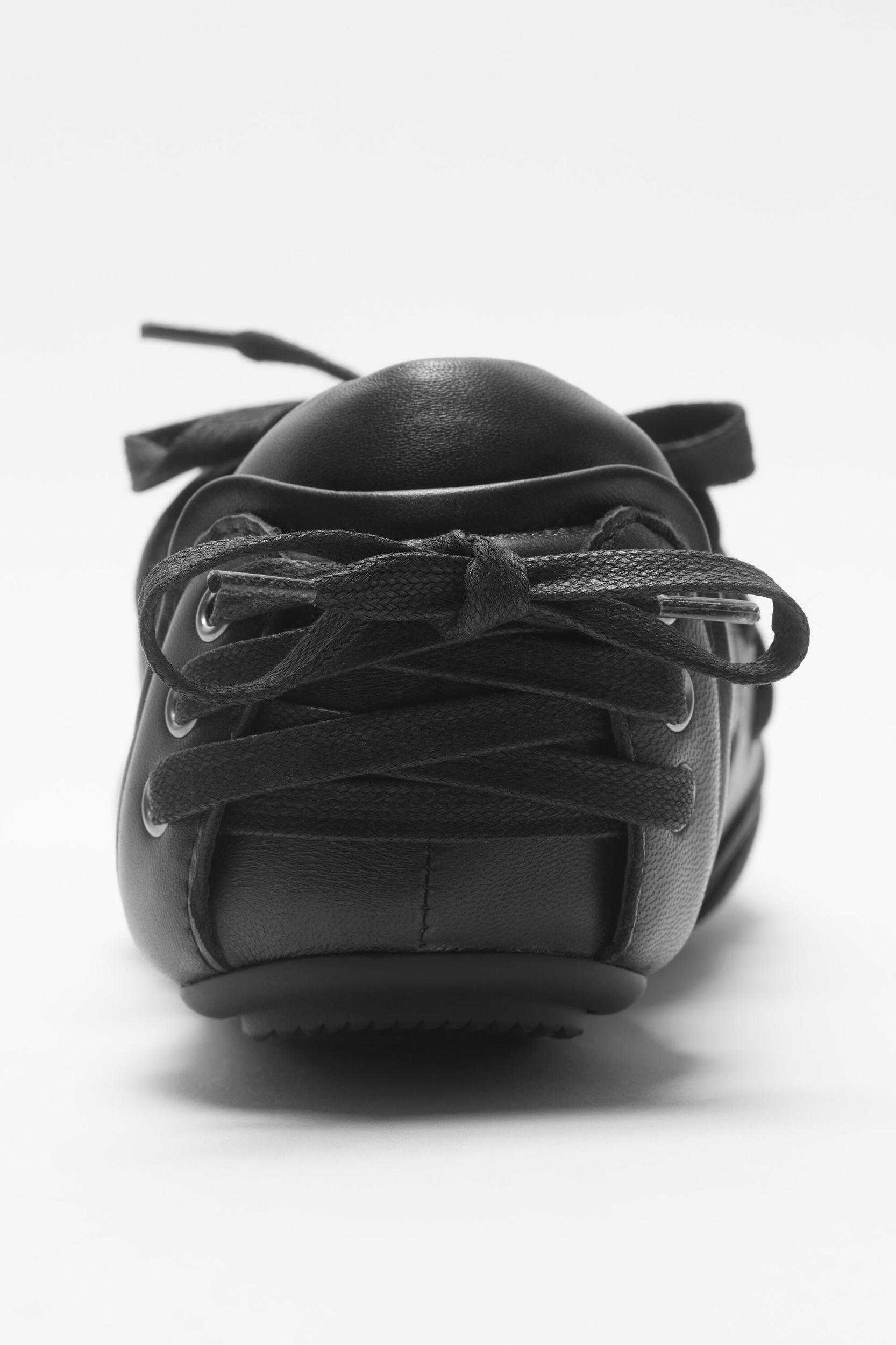 Leather lace-up shoes Product Image