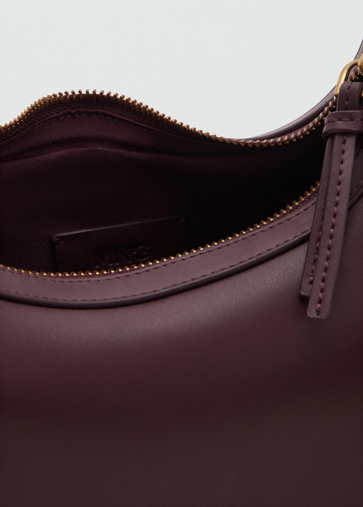Oval shoulder bag - Women | MANGO USA Product Image