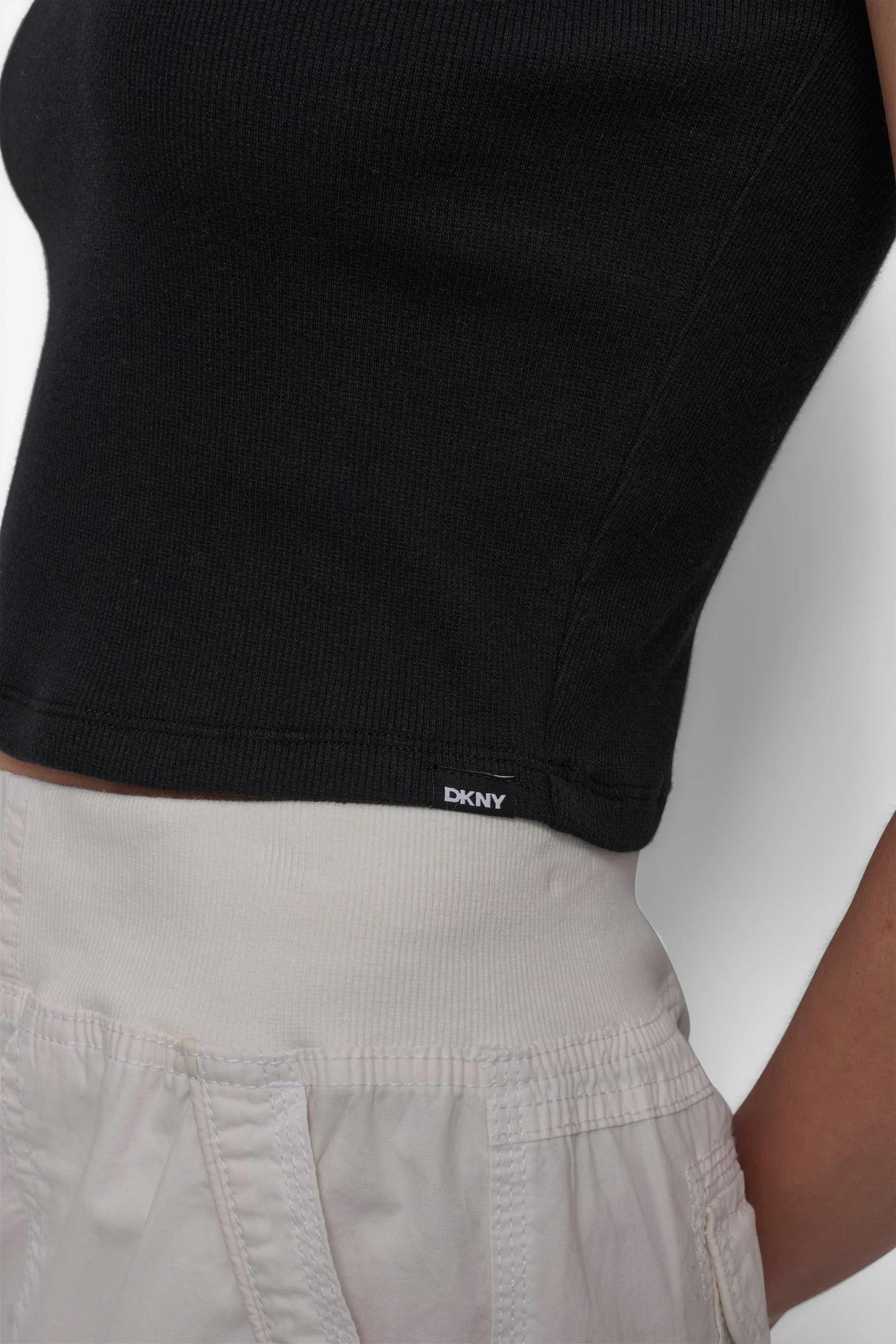 CROPPED NOTCH NECK PERFORMANCE TEE Product Image