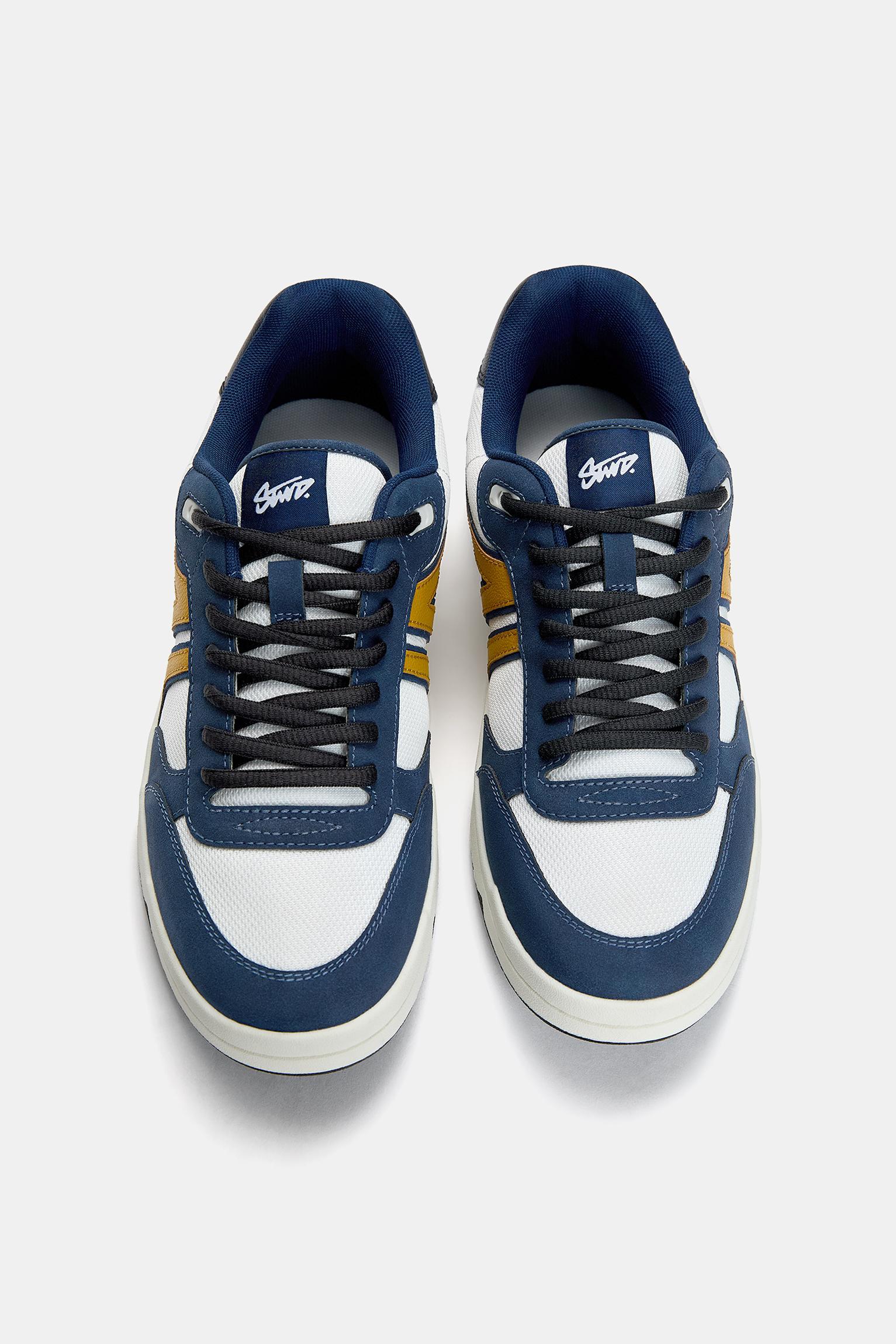 Retro multi-piece sneakers Product Image