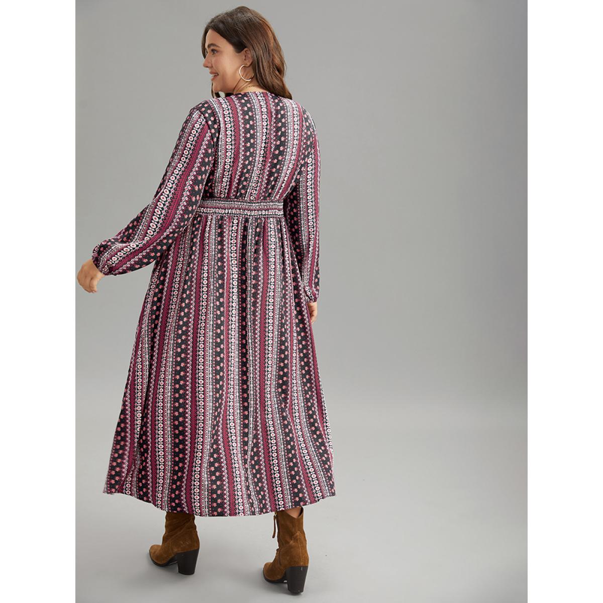 Plus Size Bandana Print Wrap Shirred Dress BlackFlower Women Resort Elastic cuffs V-neck Long Sleeve Curvy Midi Dress BloomChic 14-16/1X Product Image