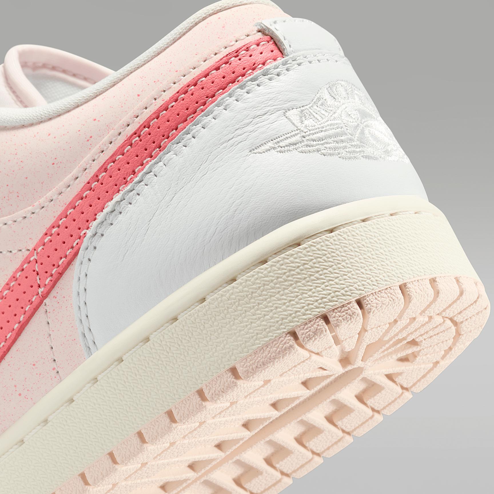 Womens Air Jordan 1 Low SE Shoes | IB8156-133 Product Image