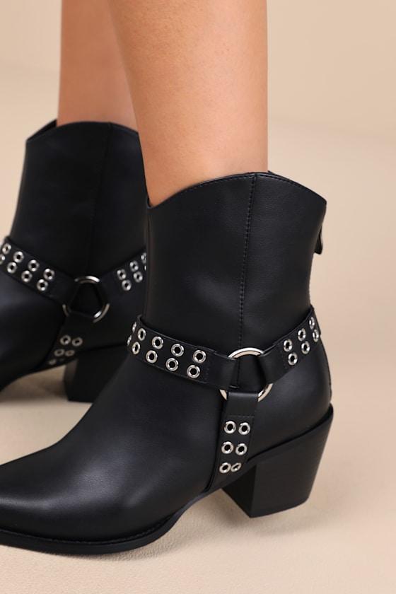 Hallee Black Pointed-Toe Ankle Booties Product Image