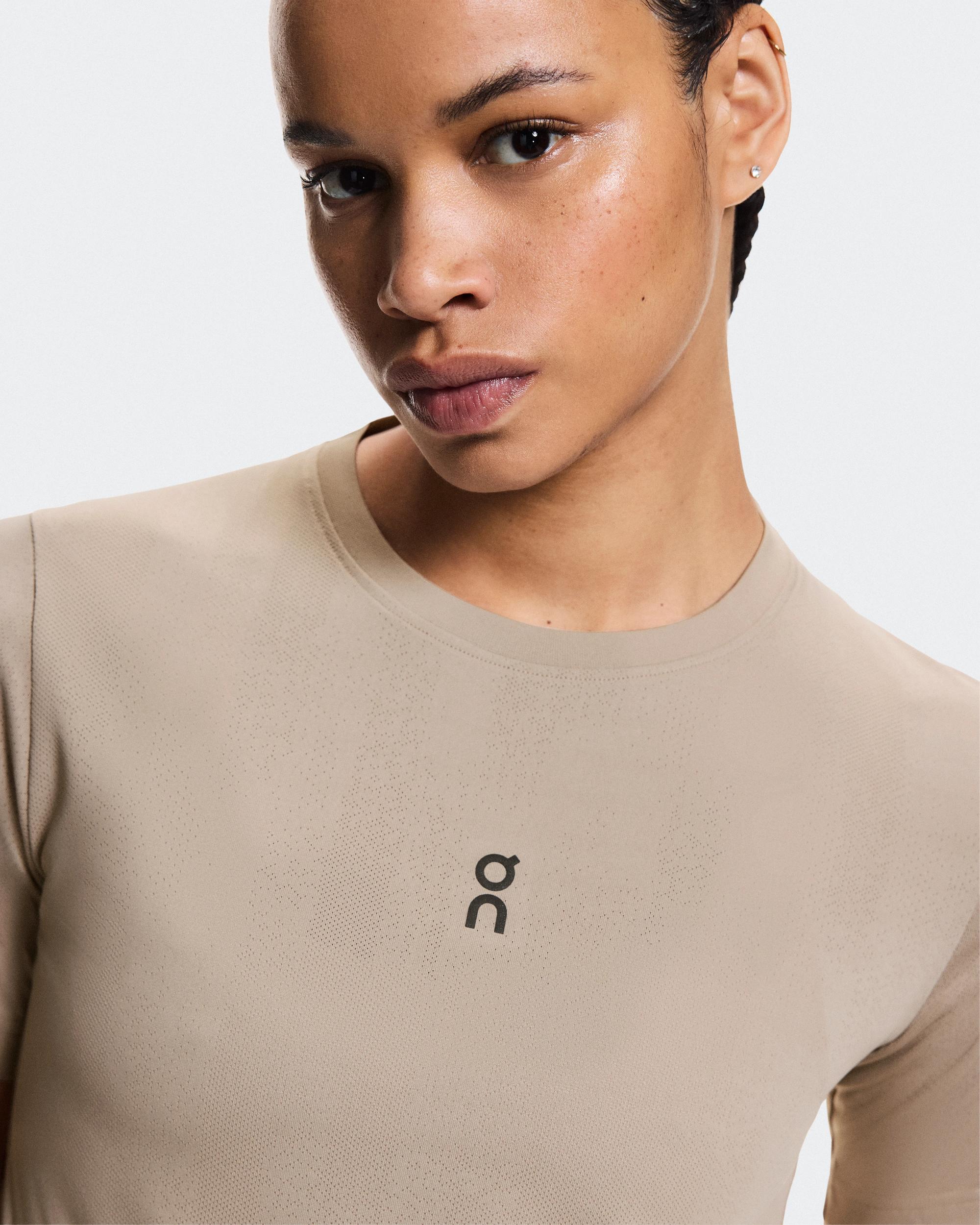 Trail-T: Lightweight Women’s Tee For Trail Running | On Product Image