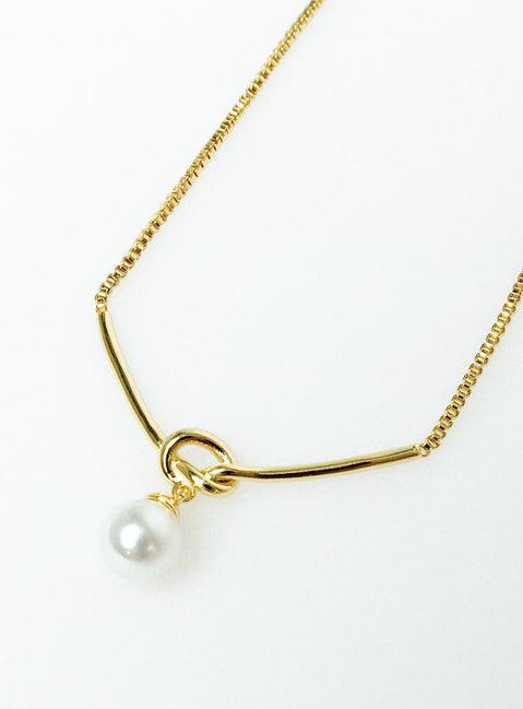 Dais Necklace Gold Product Image